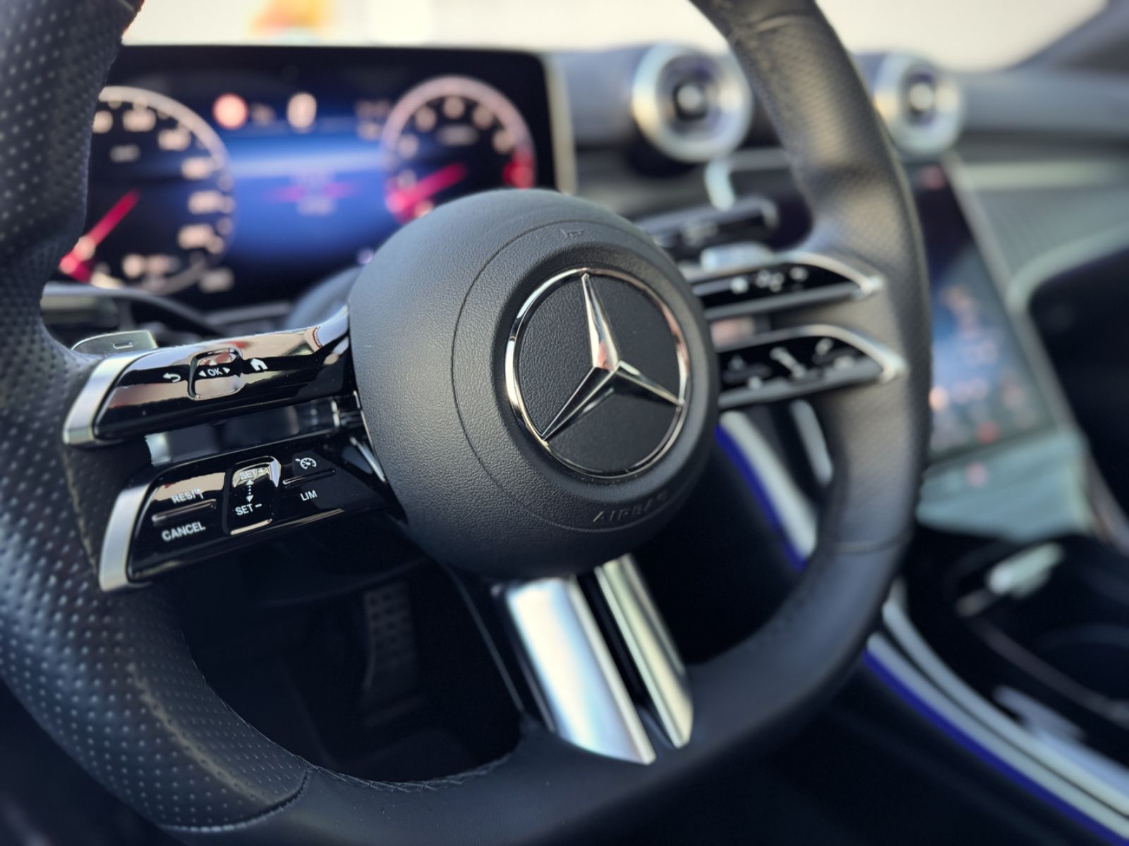 Fahrzeugabbildung Mercedes-Benz C 300 AMG-Line *PANORAMA|LED|CAM*