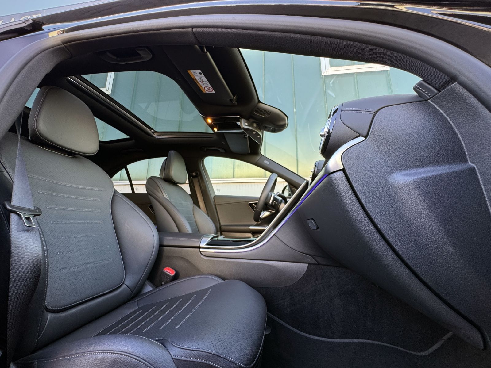 Fahrzeugabbildung Mercedes-Benz C 300 AMG-Line *PANORAMA|LED|CAM*