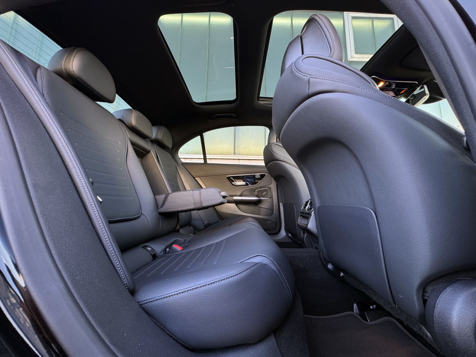 Fahrzeugabbildung Mercedes-Benz C 300 AMG-Line *PANORAMA|LED|CAM*