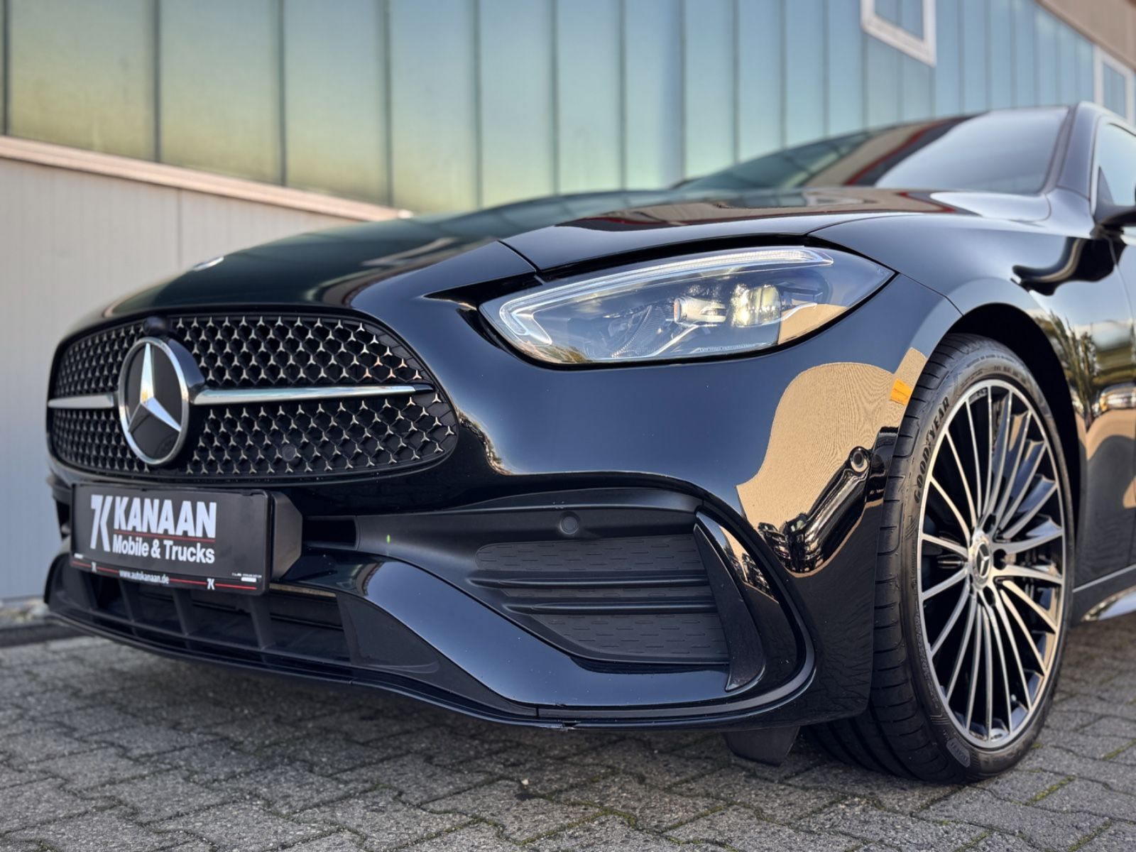 Fahrzeugabbildung Mercedes-Benz C 300 AMG-Line *PANORAMA|LED|CAM*