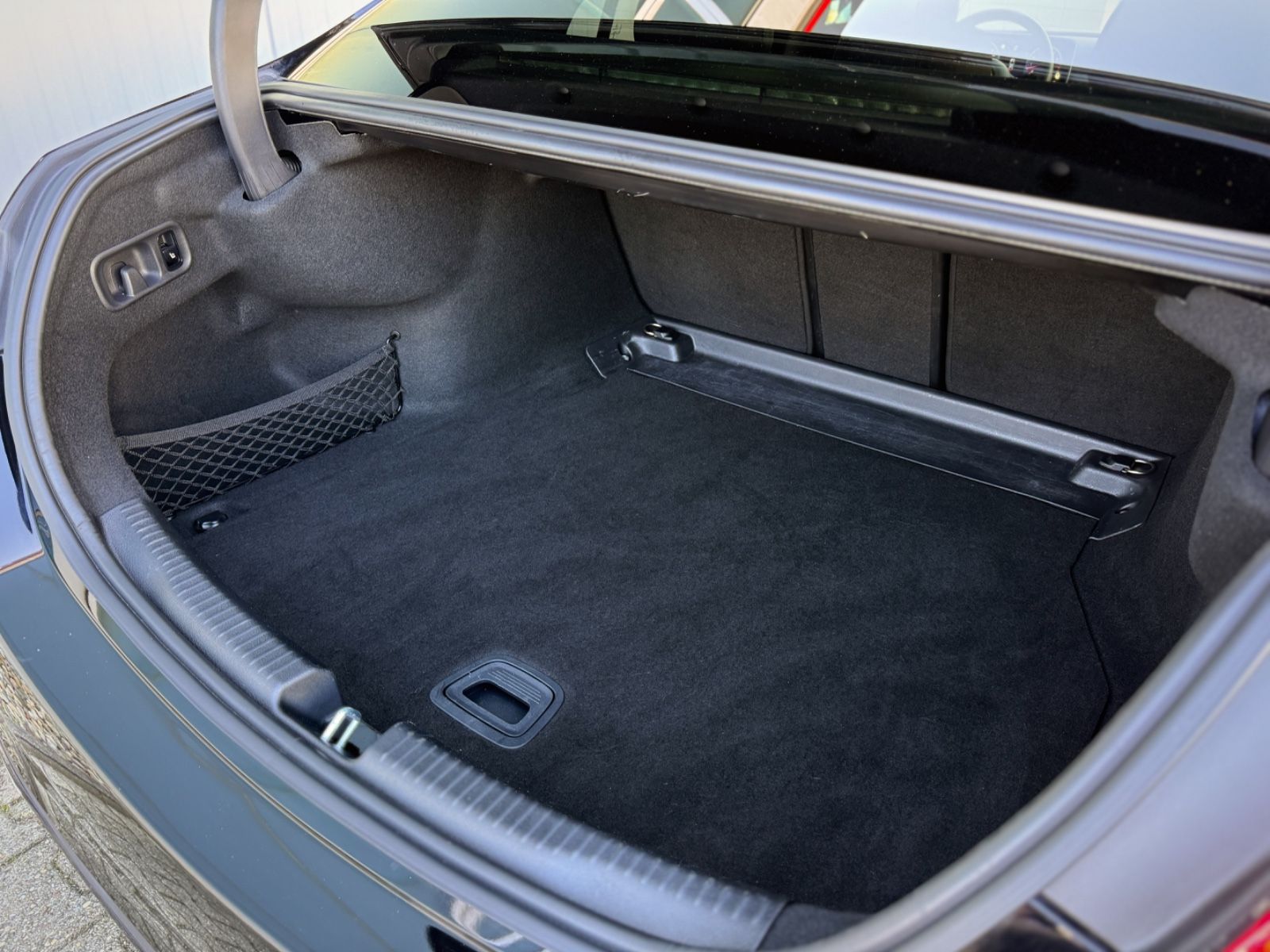 Fahrzeugabbildung Mercedes-Benz C 300 AMG-Line *PANORAMA|LED|CAM*