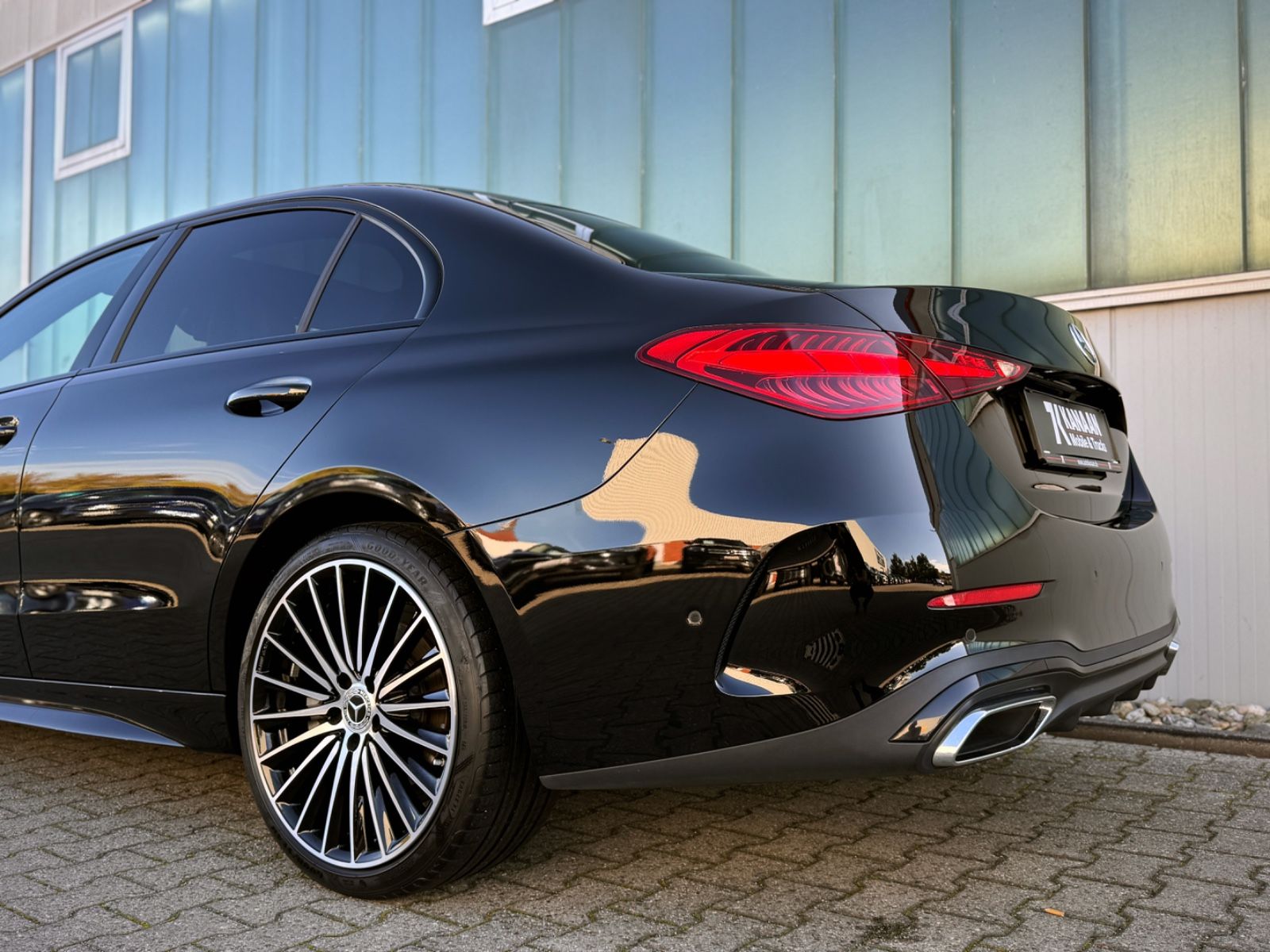 Fahrzeugabbildung Mercedes-Benz C 300 AMG-Line *PANORAMA|LED|CAM*