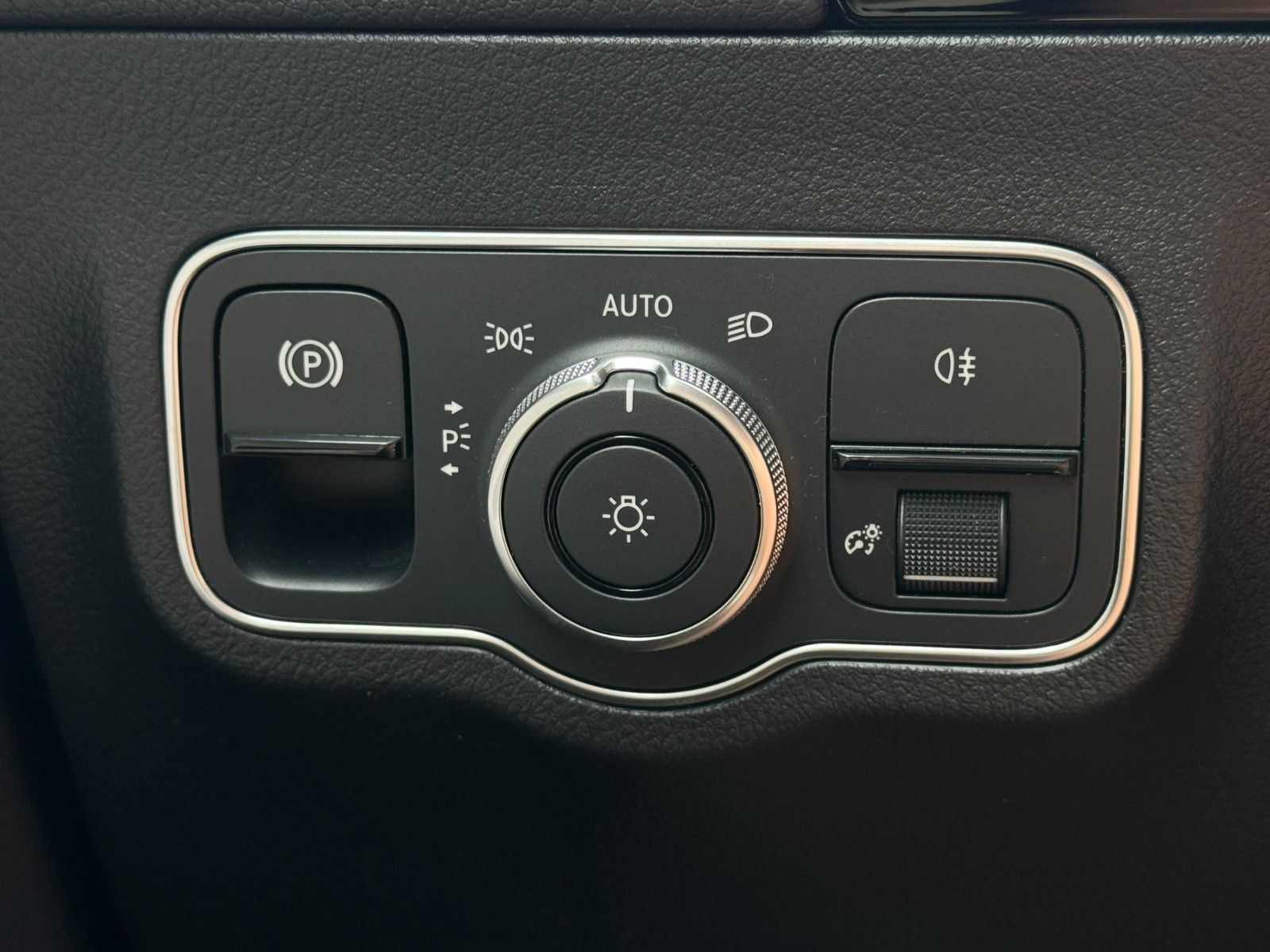 Fahrzeugabbildung Mercedes-Benz B 250e AMG-Line *LED|NAVI|CAM*