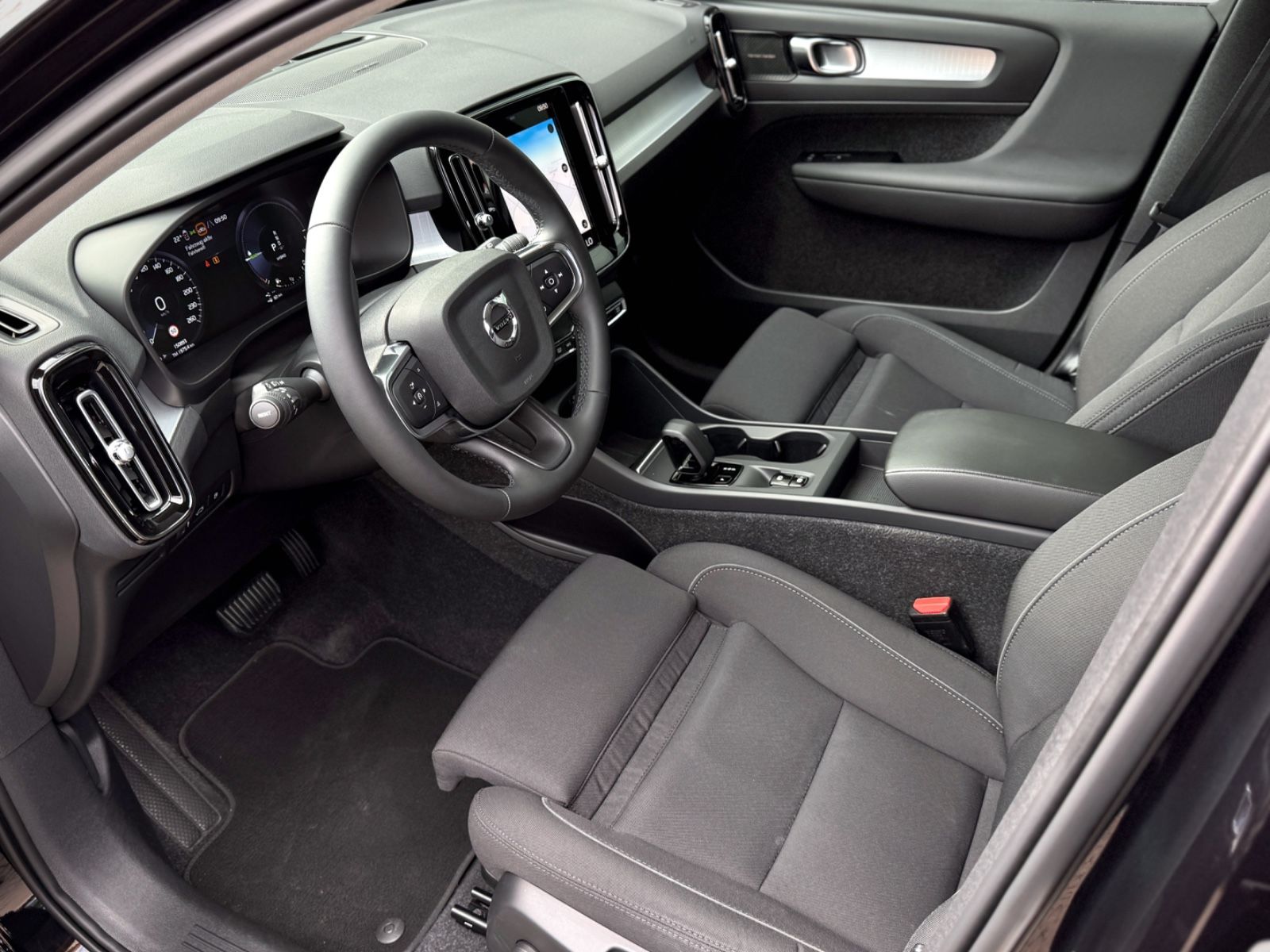 Fahrzeugabbildung Volvo XC40 1.5T4 Plug-In Hybid Inscription Expression