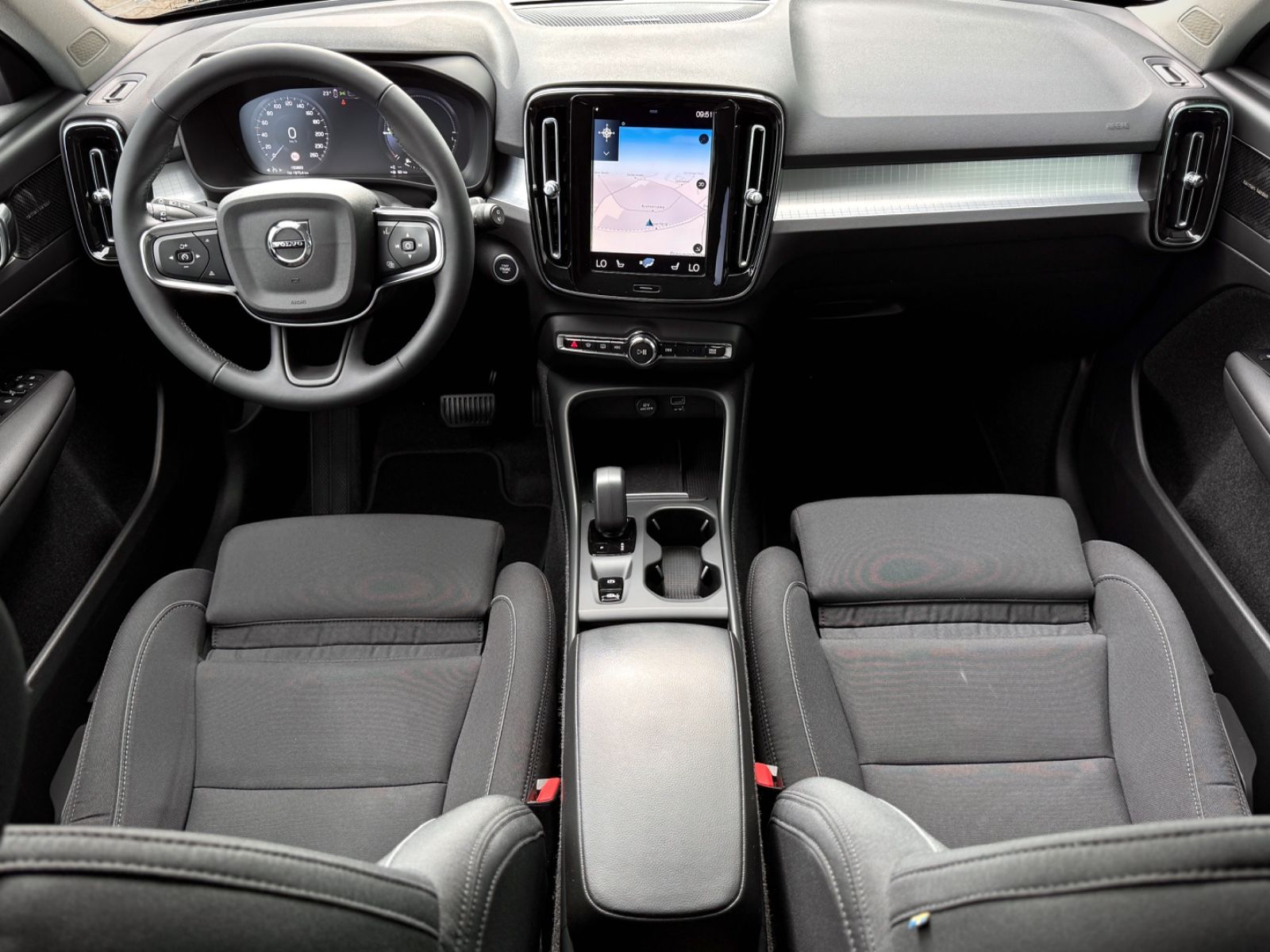 Fahrzeugabbildung Volvo XC40 1.5T4 Plug-In Hybid Inscription Expression