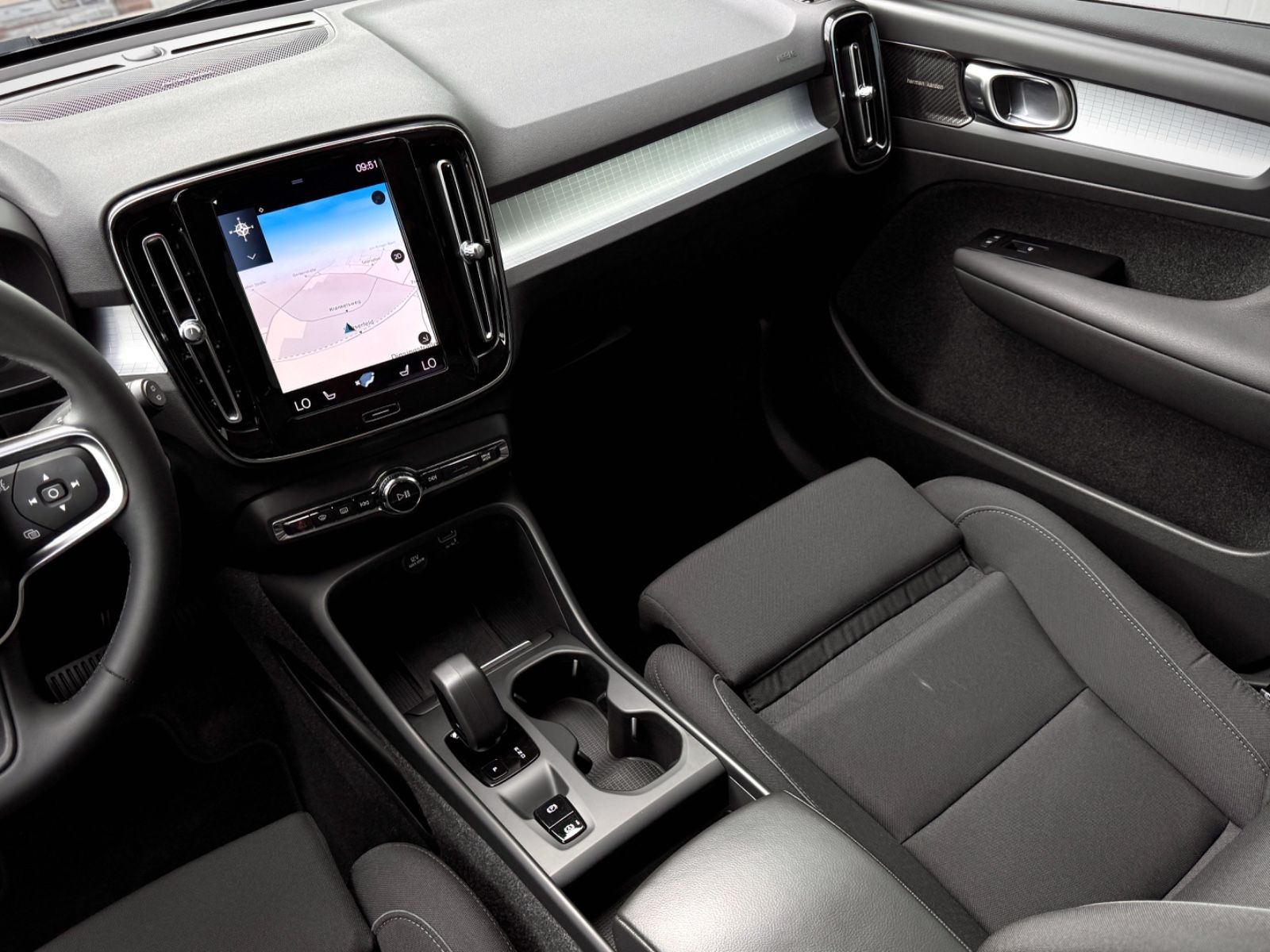 Fahrzeugabbildung Volvo XC40 1.5T4 Plug-In Hybid Inscription Expression