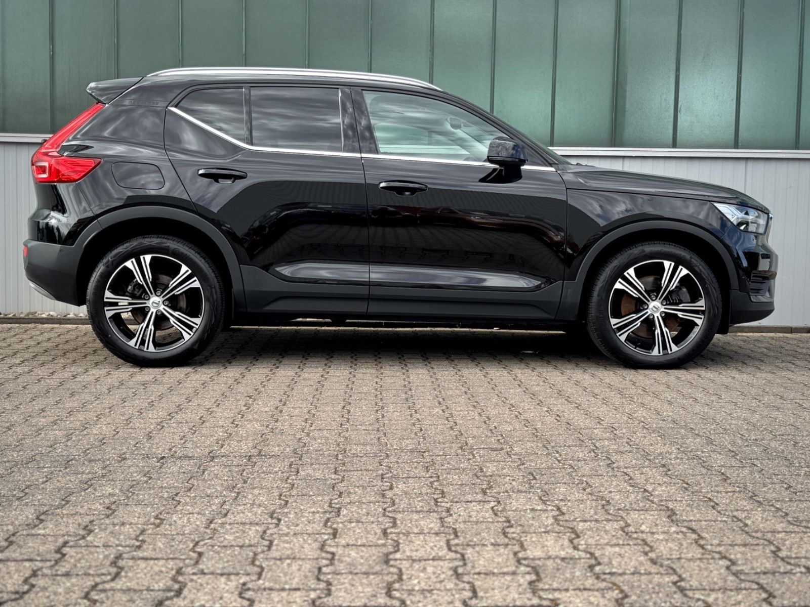 Fahrzeugabbildung Volvo XC40 1.5T4 Plug-In Hybid Inscription Expression