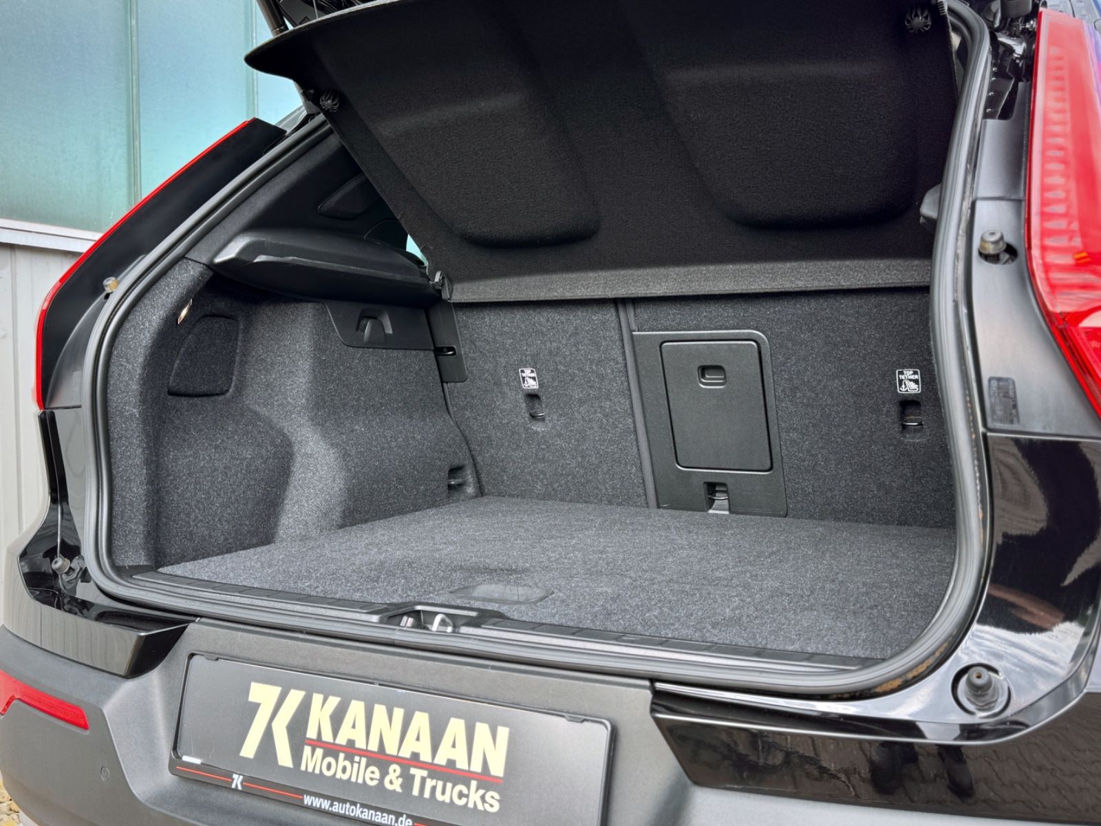 Fahrzeugabbildung Volvo XC40 1.5T4 Plug-In Hybid Inscription Expression