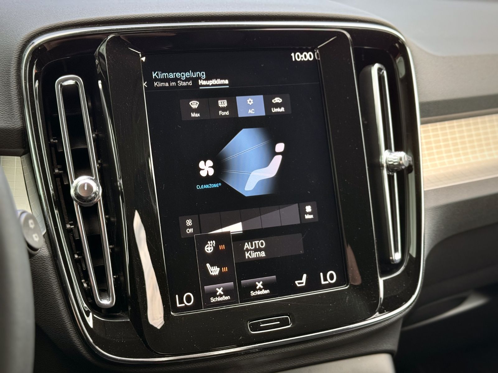 Fahrzeugabbildung Volvo XC40 1.5T4 Plug-In Hybid Inscription Expression