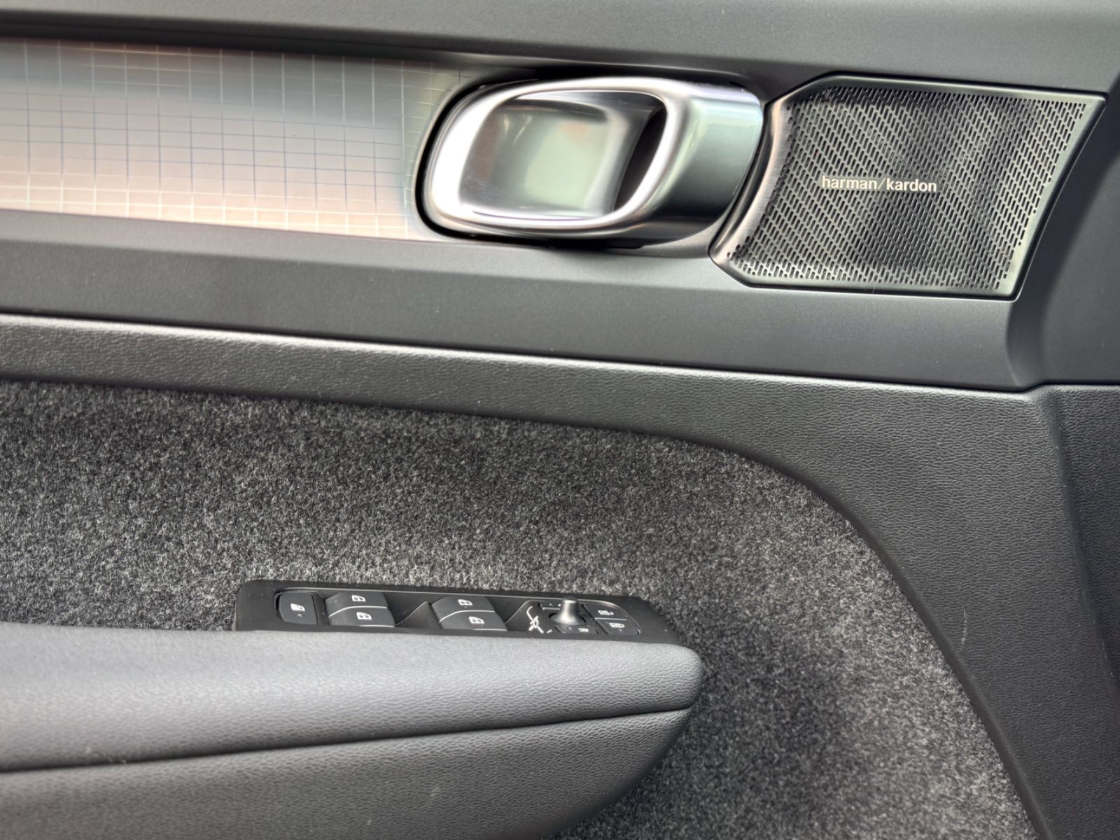 Fahrzeugabbildung Volvo XC40 1.5T4 Plug-In Hybid Inscription Expression