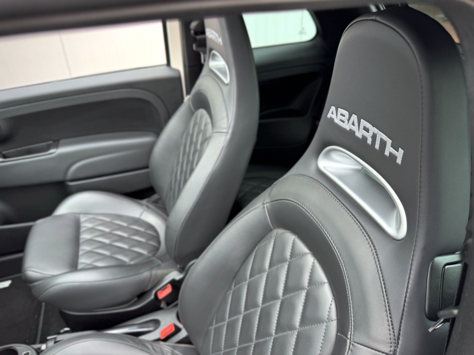 Fahrzeugabbildung Fiat Abarth 595 Turismo Dualogic *XENON|PANORAMA|PDC*