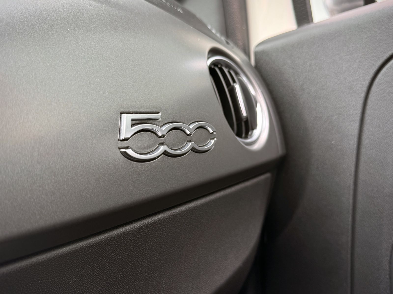 Fahrzeugabbildung Fiat Abarth 595 Turismo Dualogic *XENON|PANORAMA|PDC*