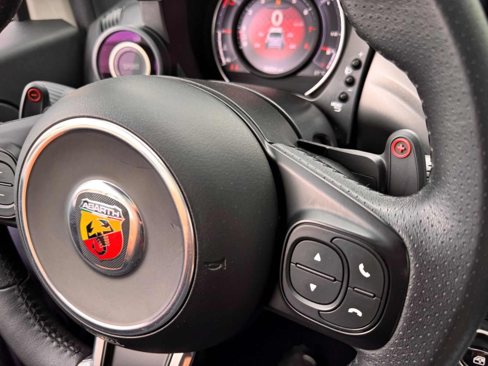 Fahrzeugabbildung Fiat Abarth 595 Turismo Dualogic *XENON|PANORAMA|PDC*