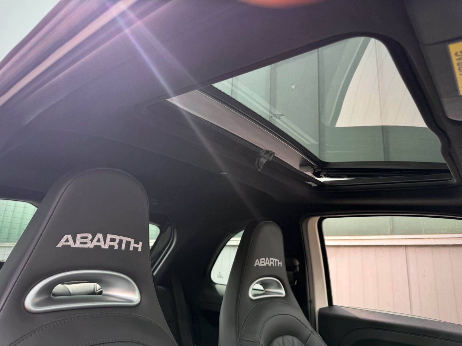 Fahrzeugabbildung Fiat Abarth 595 Turismo Dualogic *XENON|PANORAMA|PDC*