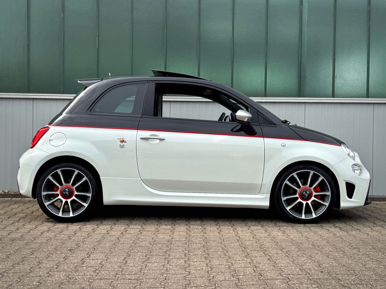 Fahrzeugabbildung Fiat Abarth 595 Turismo Dualogic *XENON|PANORAMA|PDC*
