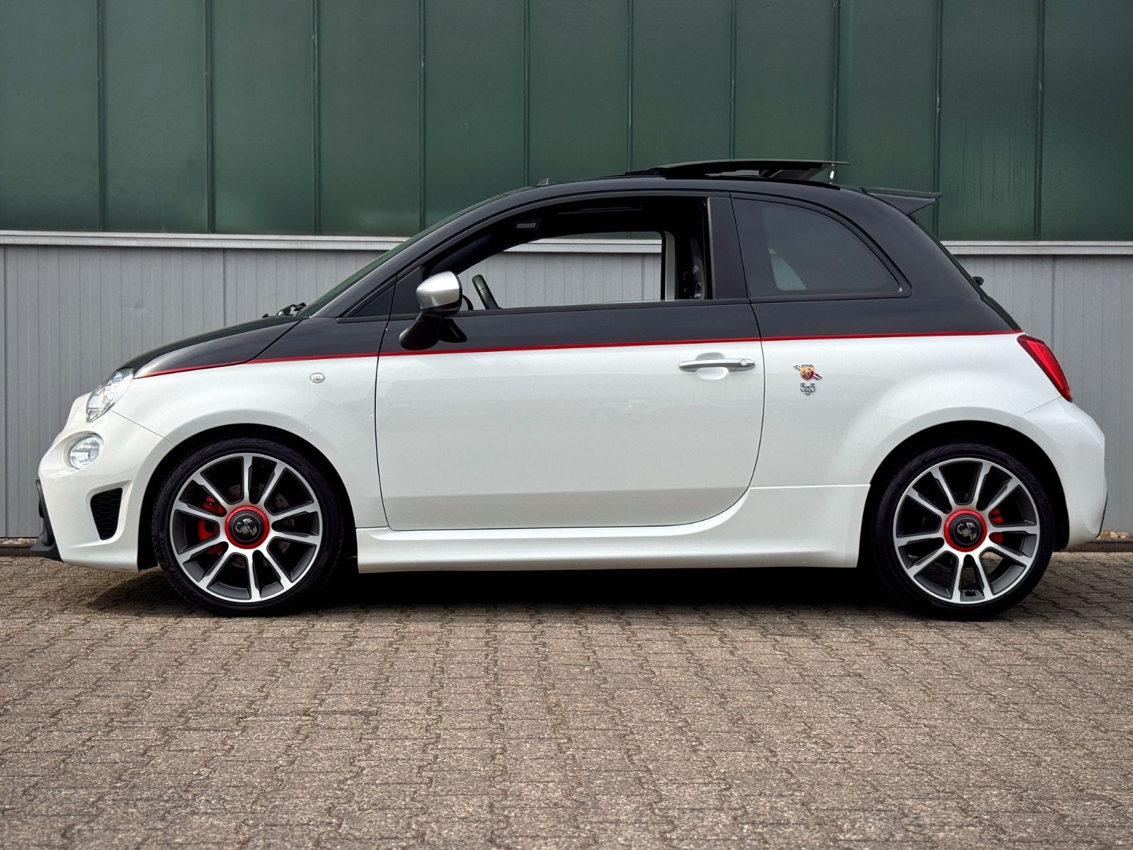 Fahrzeugabbildung Fiat Abarth 595 Turismo Dualogic *XENON|PANORAMA|PDC*