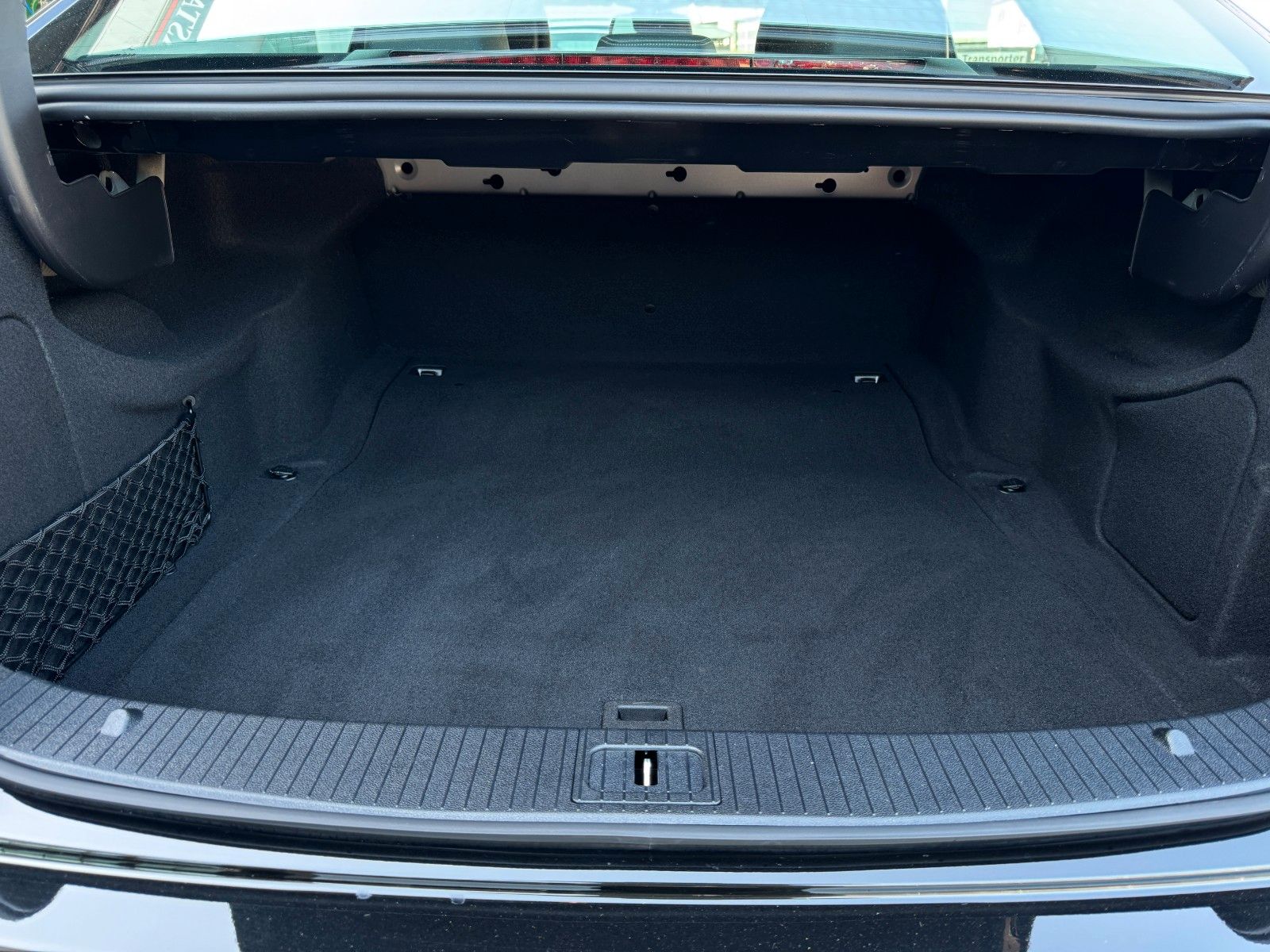 Fahrzeugabbildung Mercedes-Benz E 350 CGI AVANTGARDE *LED|CAM|AIRMATIC|1.HAND*