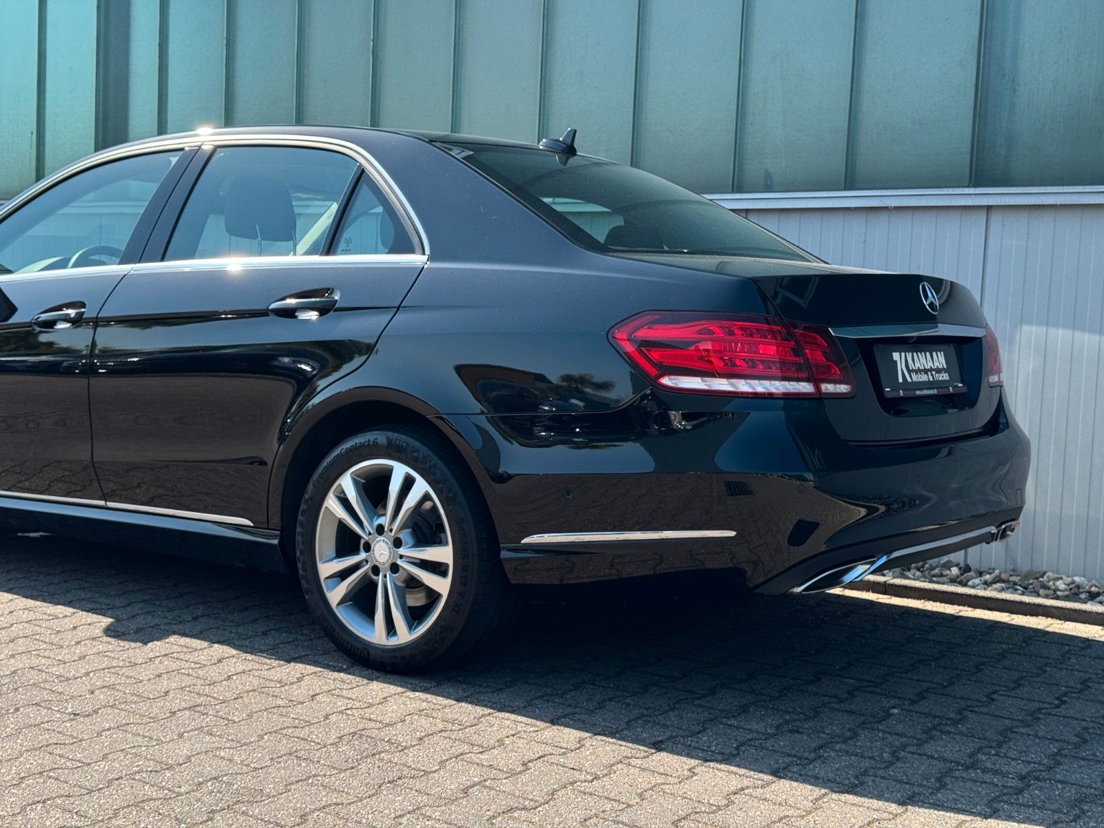 Fahrzeugabbildung Mercedes-Benz E 350 CGI AVANTGARDE *LED|CAM|AIRMATIC|1.HAND*