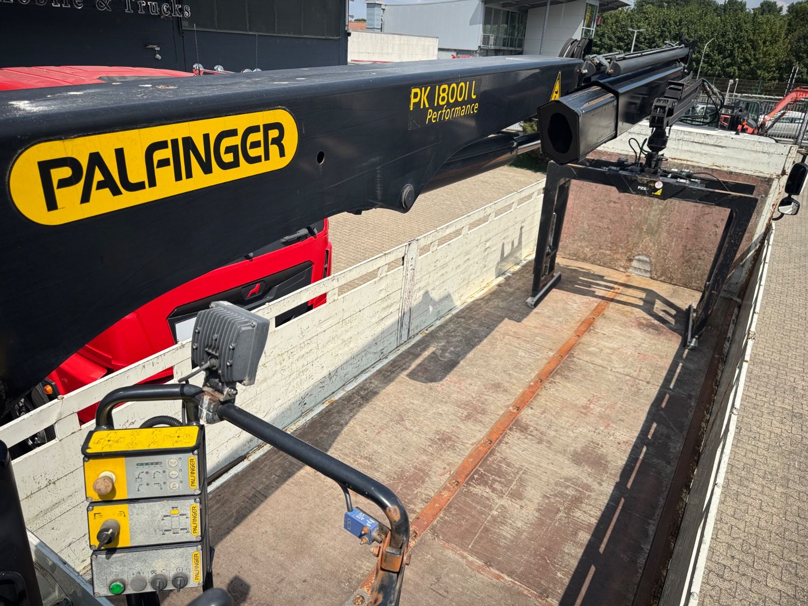 Fahrzeugabbildung DAF CF 460  6x2  Baustoff Palfinger PK18001L TÜV NEU