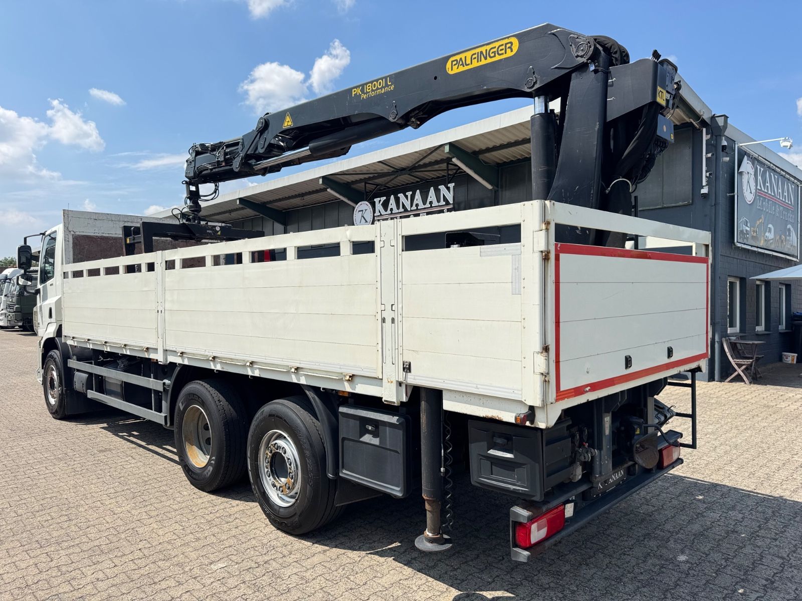 Fahrzeugabbildung DAF CF 460  6x2  Baustoff Palfinger PK18001L TÜV NEU