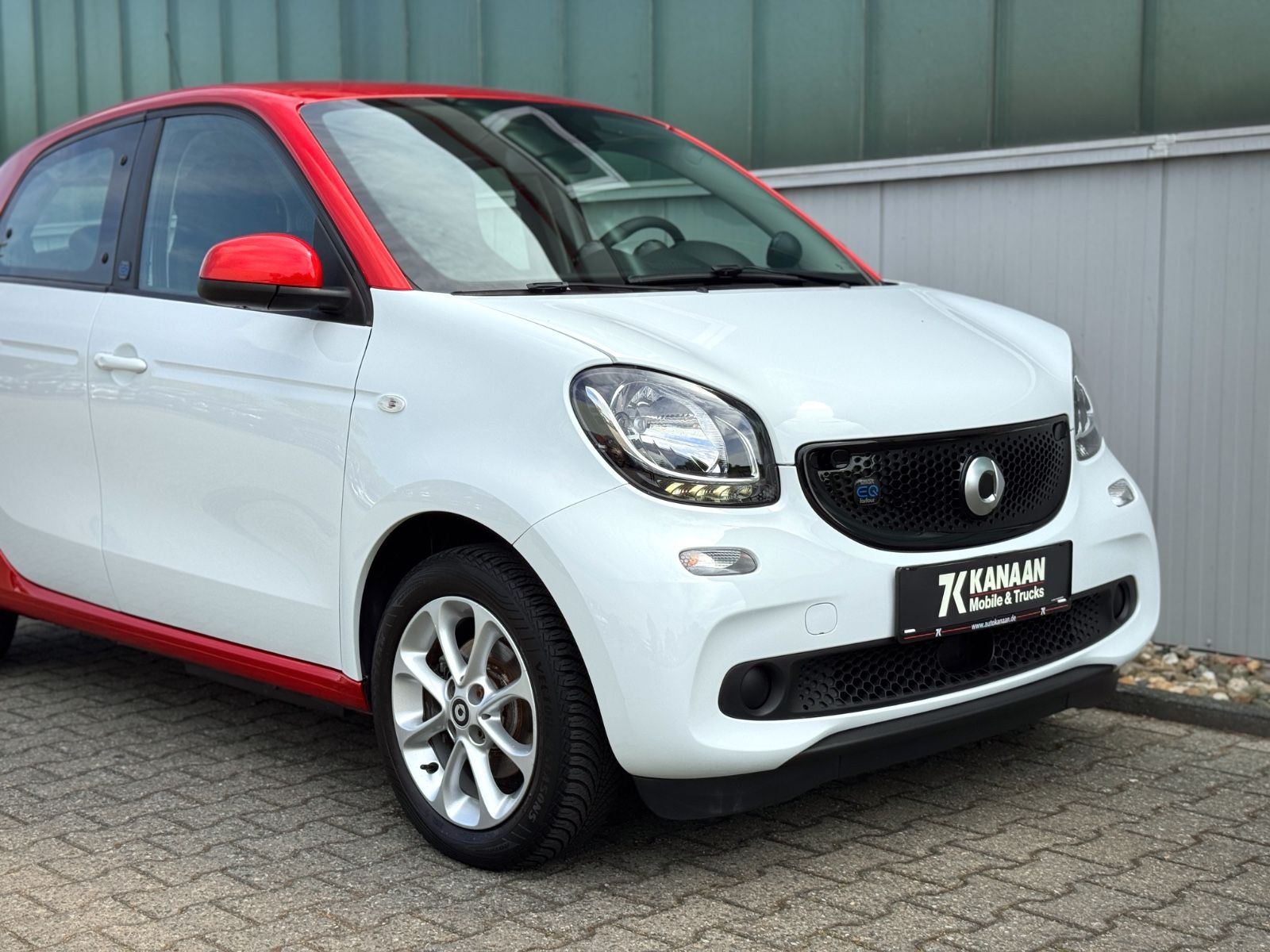 Fahrzeugabbildung Smart ForFour EQ/Electric Drive PASSION *DAB|PDC|SHZ*