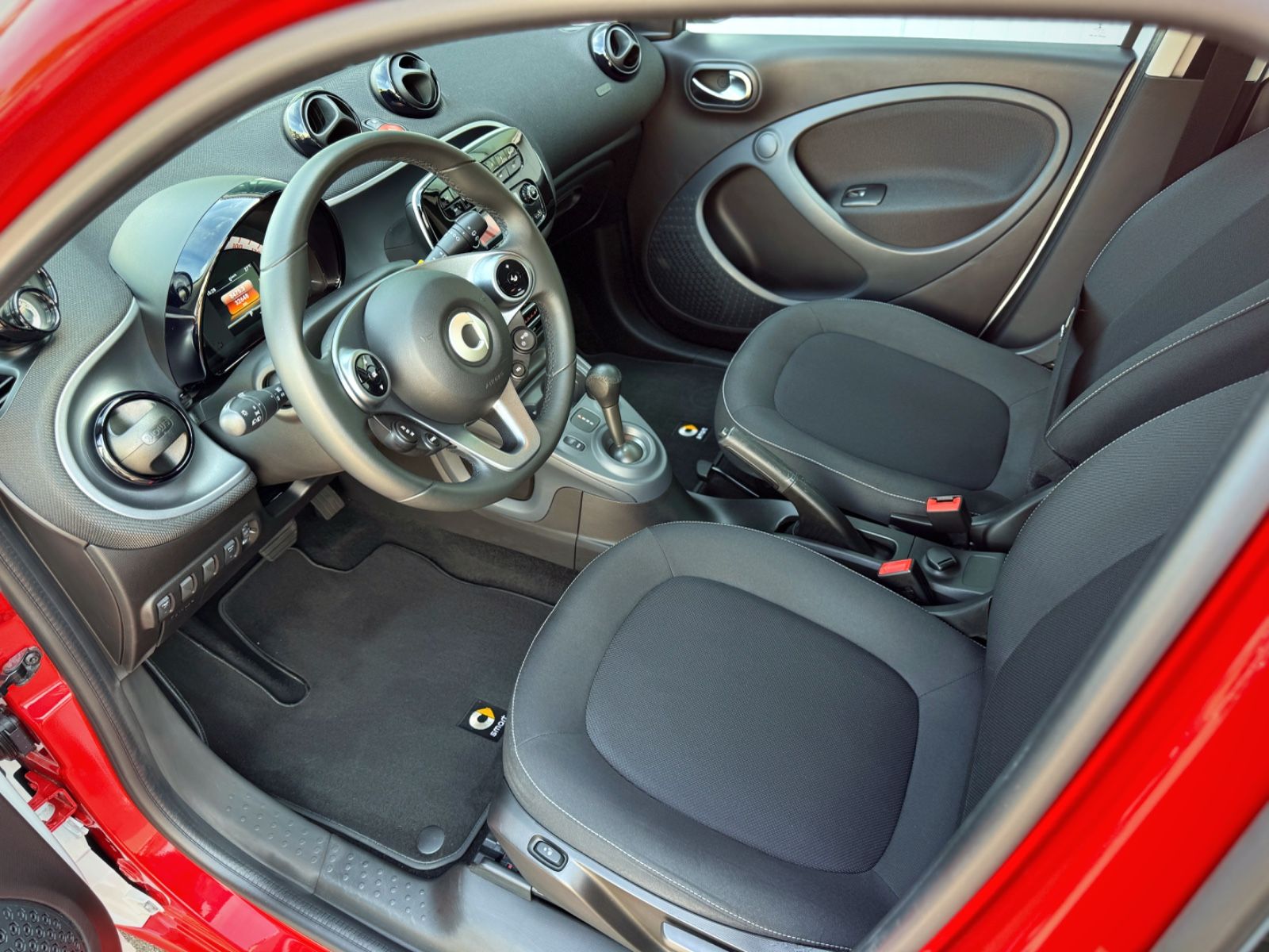 Fahrzeugabbildung Smart ForFour EQ/Electric Drive PASSION *DAB|PDC|SHZ*