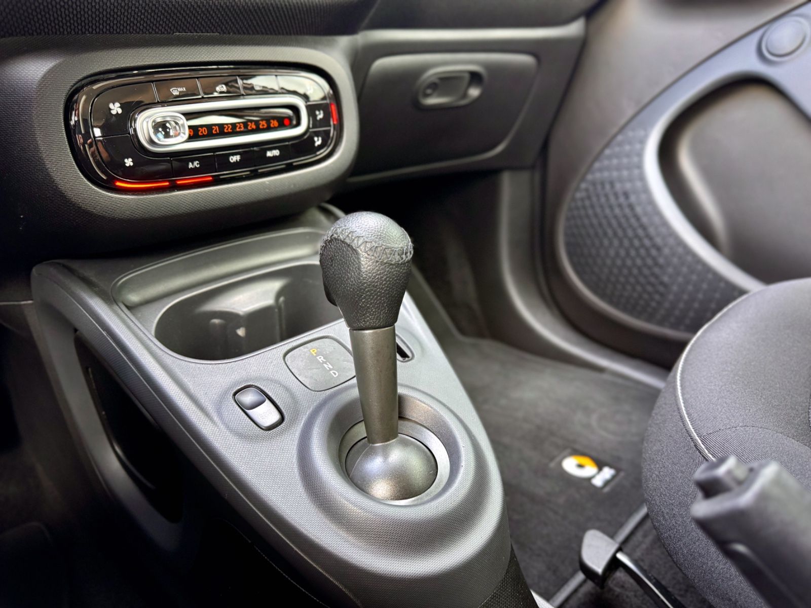 Fahrzeugabbildung Smart ForFour EQ/Electric Drive PASSION *DAB|PDC|SHZ*