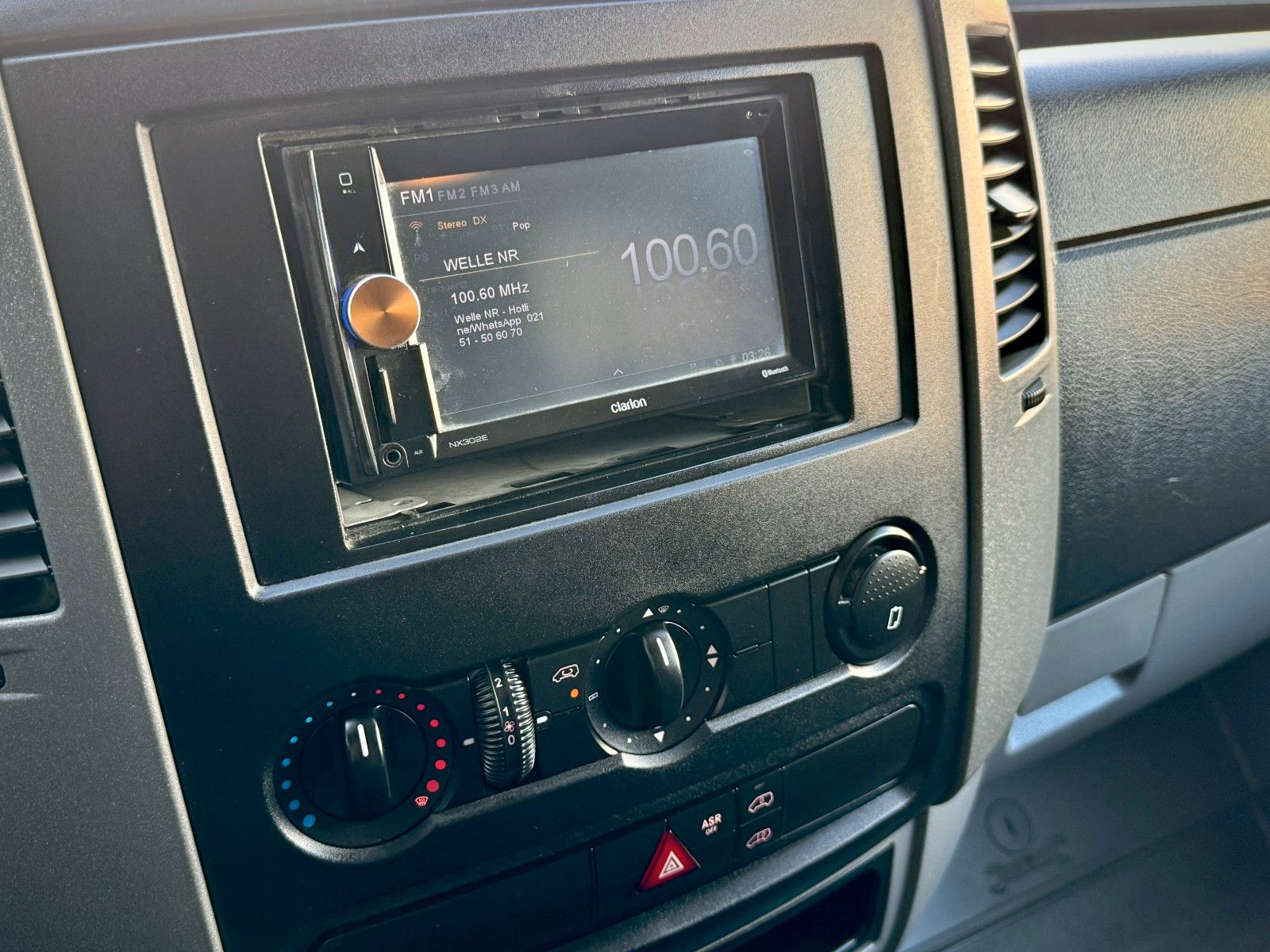 Fahrzeugabbildung Volkswagen Crafter 2.0 TDI Kasten 30 L2H1 *GLASTRANSPORT*