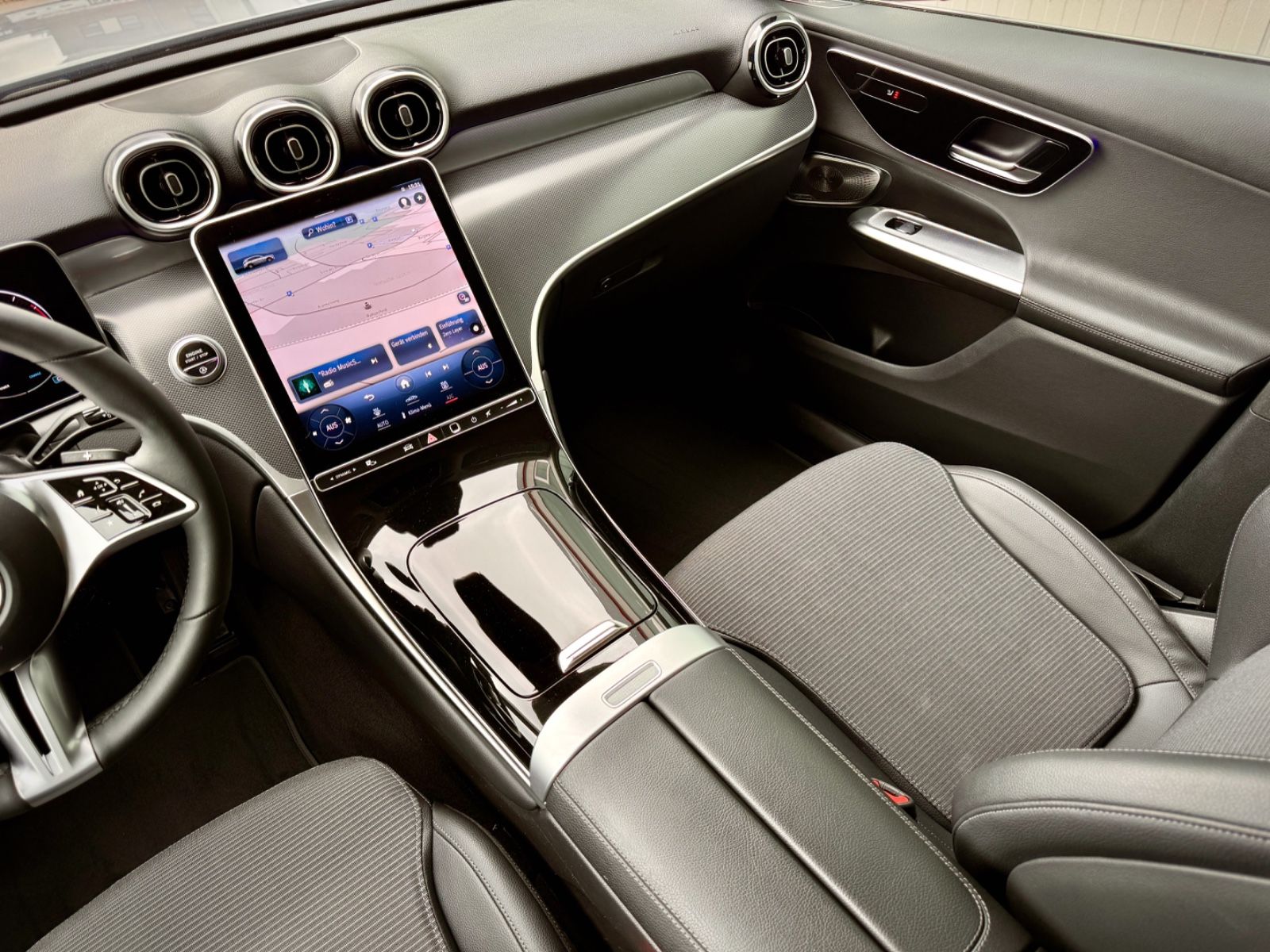 Fahrzeugabbildung Mercedes-Benz GLC 220d 4Matic Avantgarde *AHK|CAM|ASSIST*