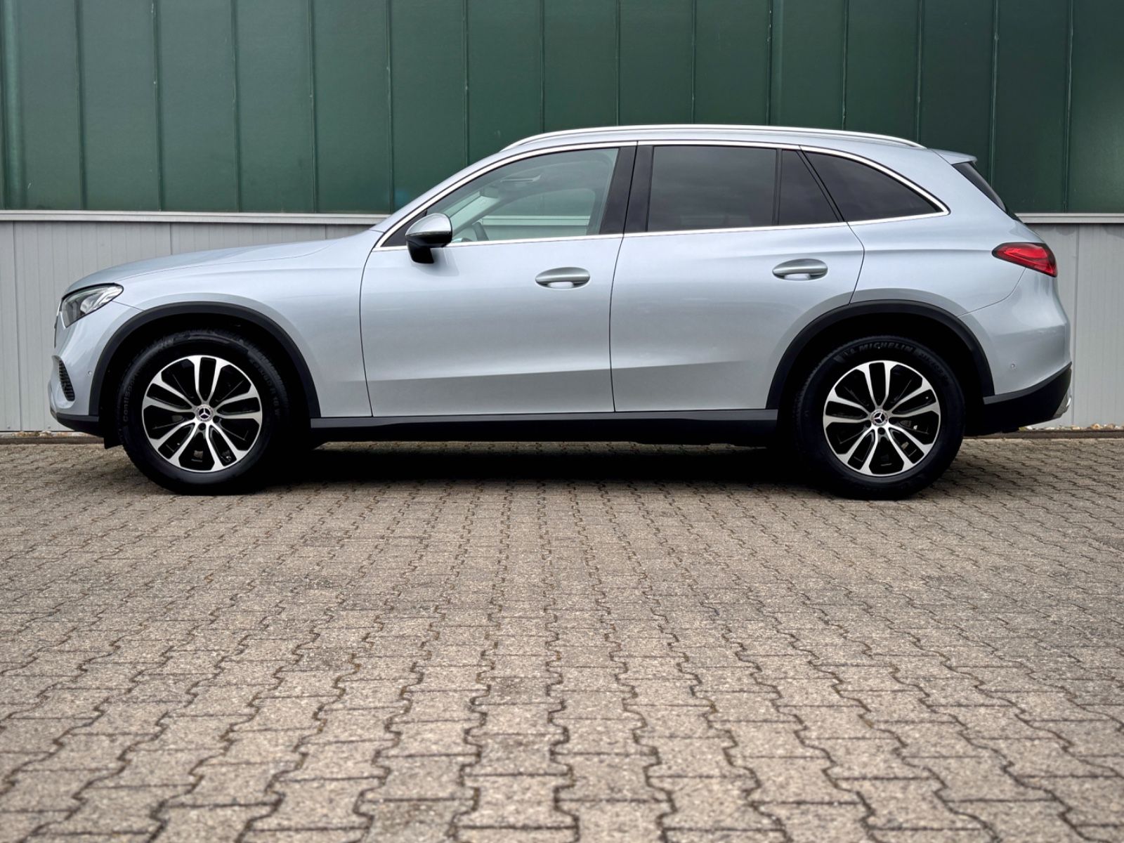 Fahrzeugabbildung Mercedes-Benz GLC 220d 4Matic Avantgarde *AHK|CAM|ASSIST*