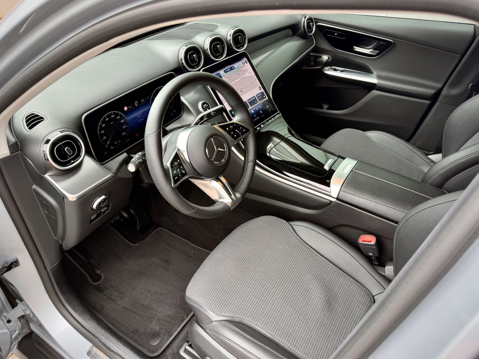 Fahrzeugabbildung Mercedes-Benz GLC 220d 4Matic Avantgarde *AHK|CAM|ASSIST*
