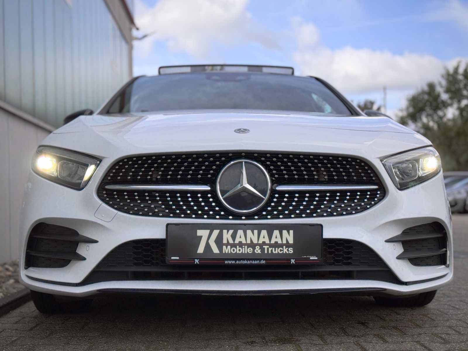 Fahrzeugabbildung Mercedes-Benz A 250 AMG-Line *PANORAMA|NIGHT|DAB|LED*