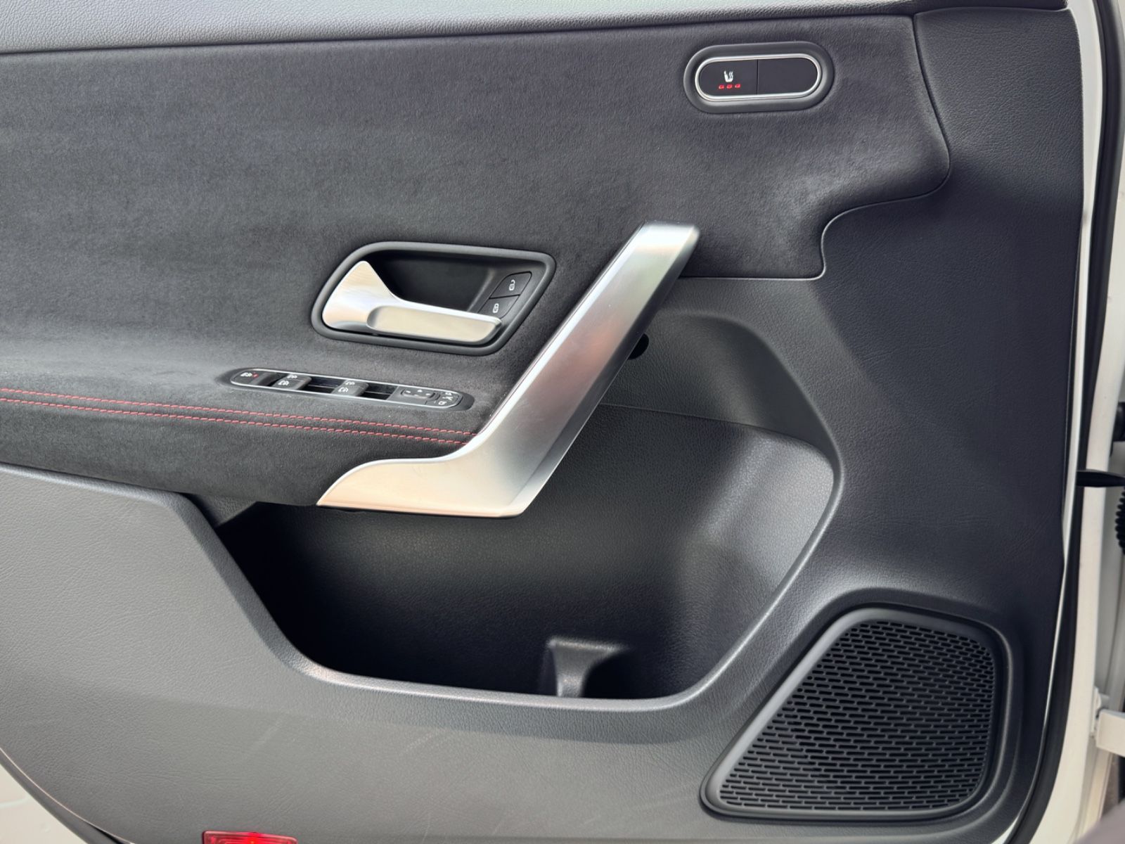 Fahrzeugabbildung Mercedes-Benz A 250 AMG-Line *PANORAMA|NIGHT|DAB|LED*