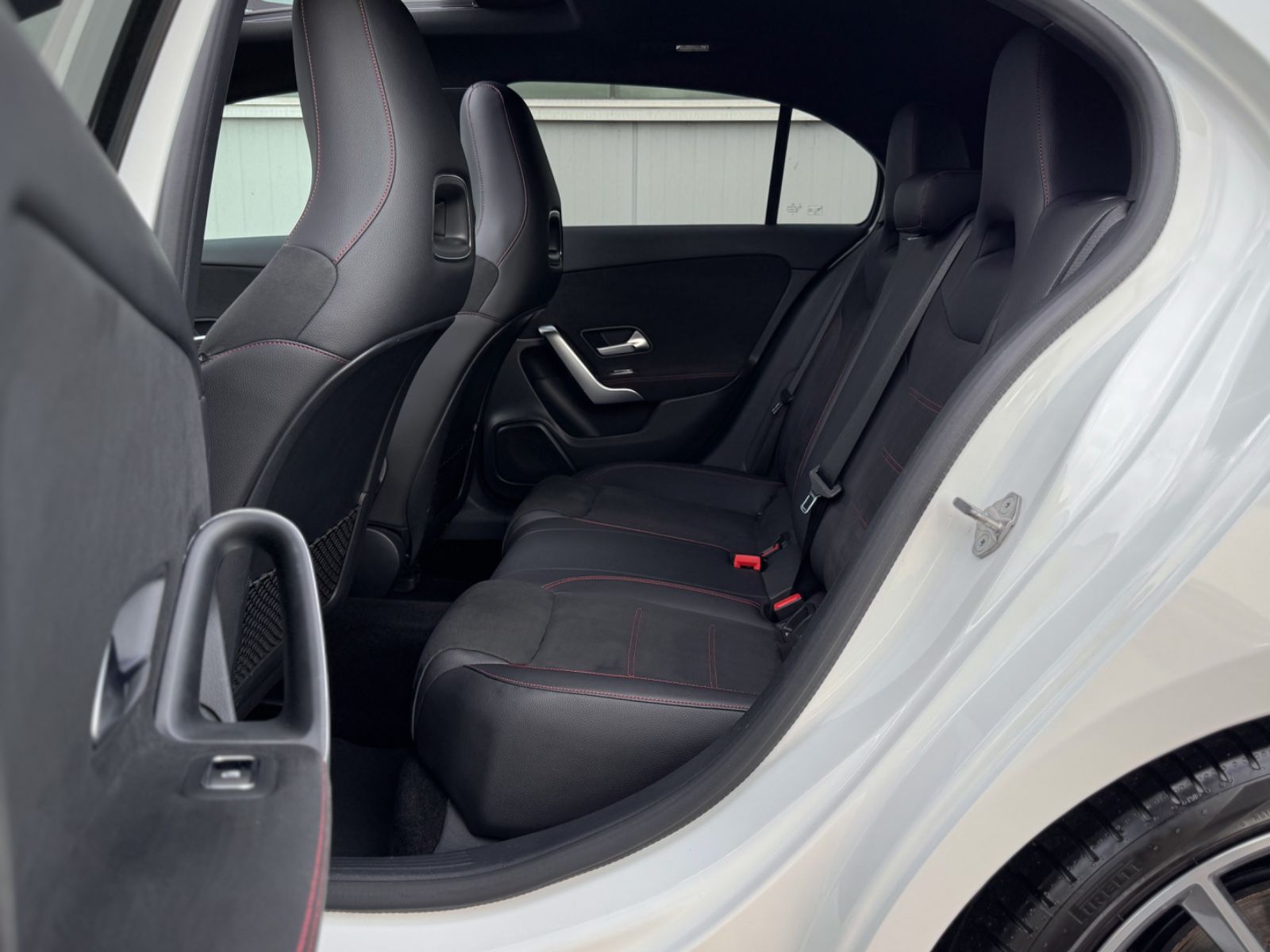 Fahrzeugabbildung Mercedes-Benz A 250 AMG-Line *PANORAMA|NIGHT|DAB|LED*