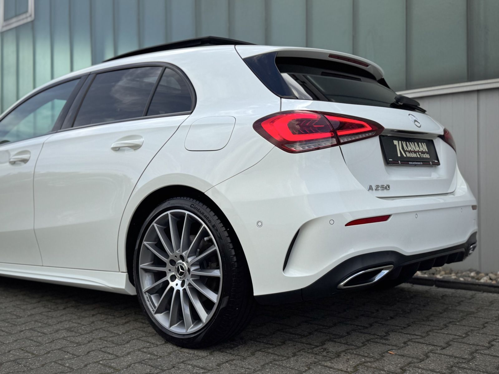 Fahrzeugabbildung Mercedes-Benz A 250 AMG-Line *PANORAMA|NIGHT|DAB|LED*