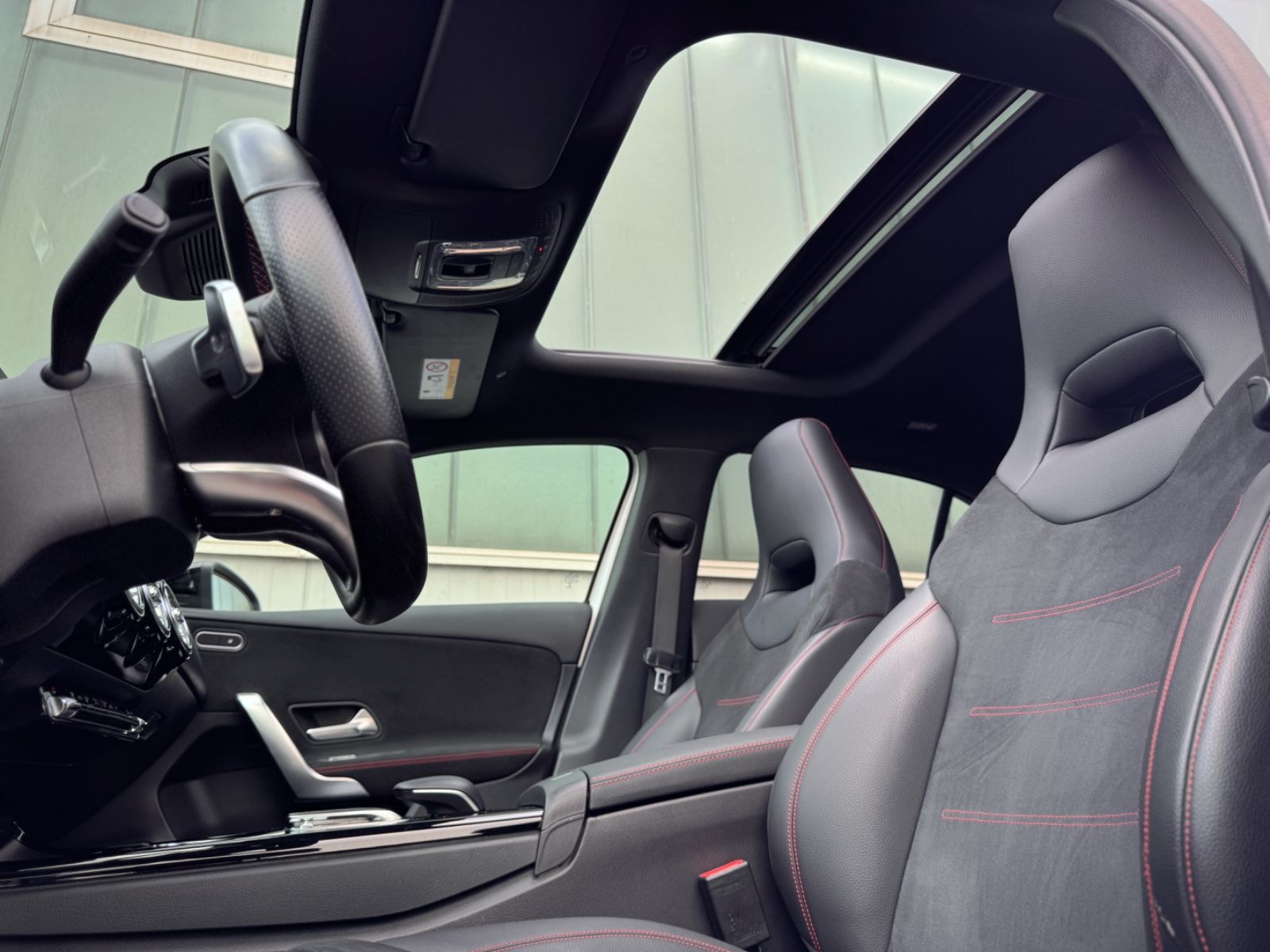 Fahrzeugabbildung Mercedes-Benz A 250 AMG-Line *PANORAMA|NIGHT|DAB|LED*