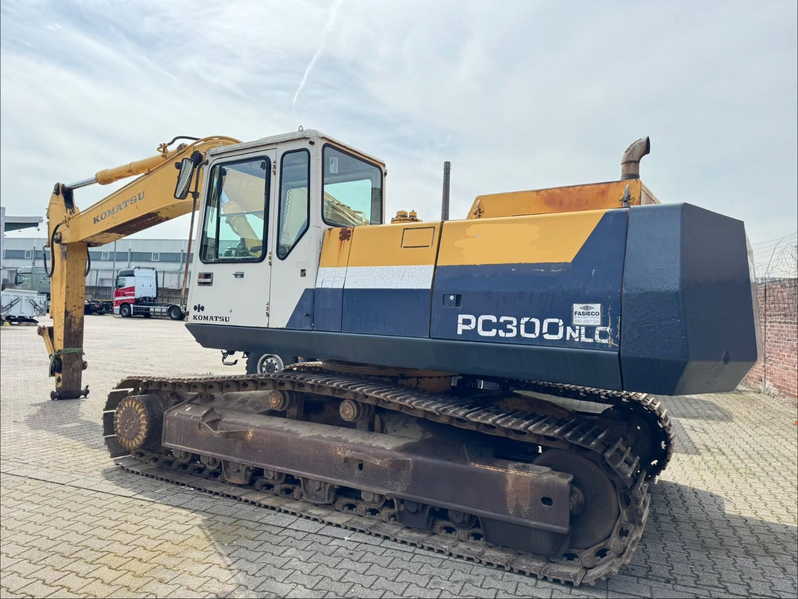 Fahrzeugabbildung Komatsu PC 300 NLC-5K