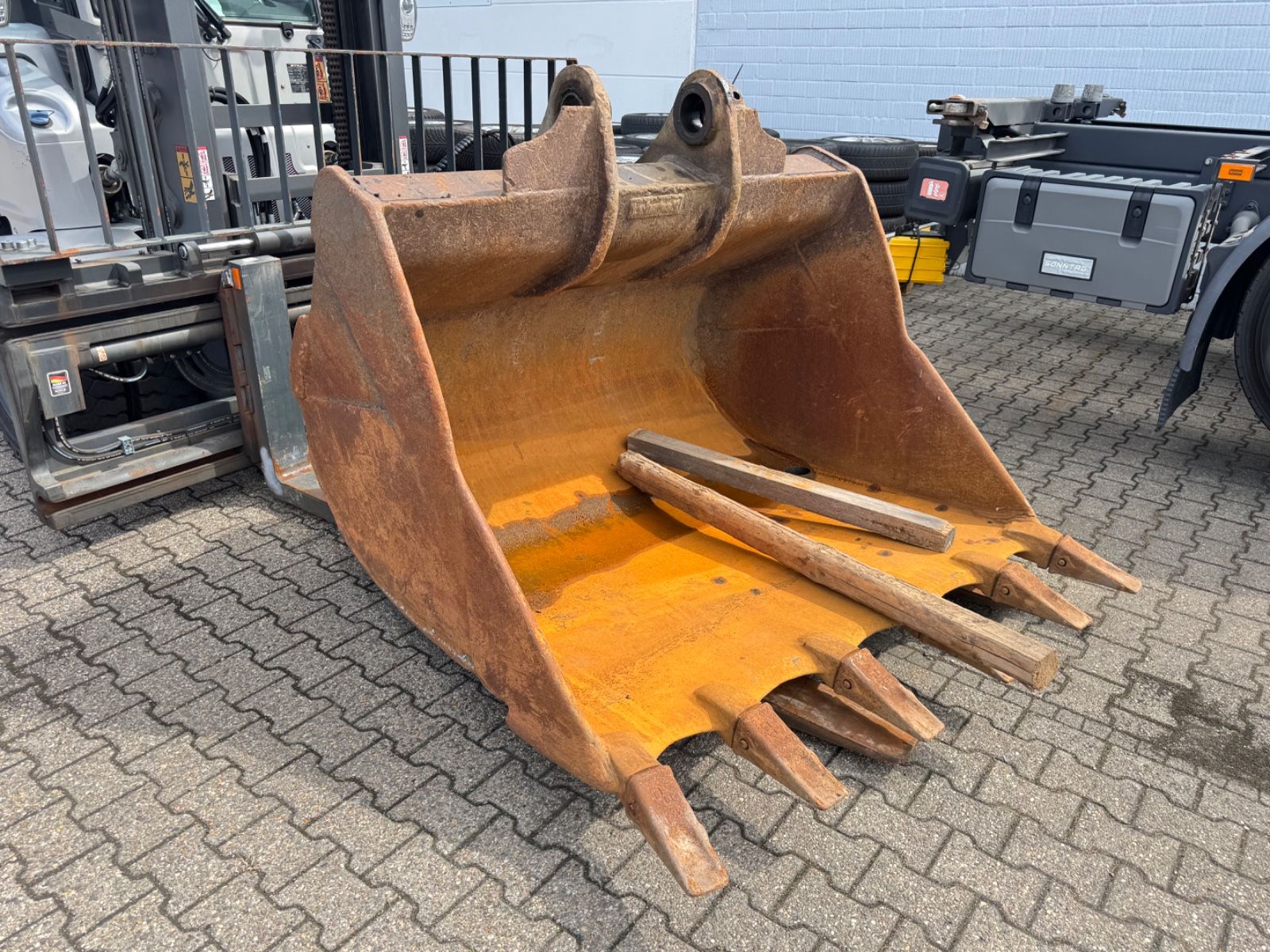 Fahrzeugabbildung Komatsu PC 300 NLC-5K