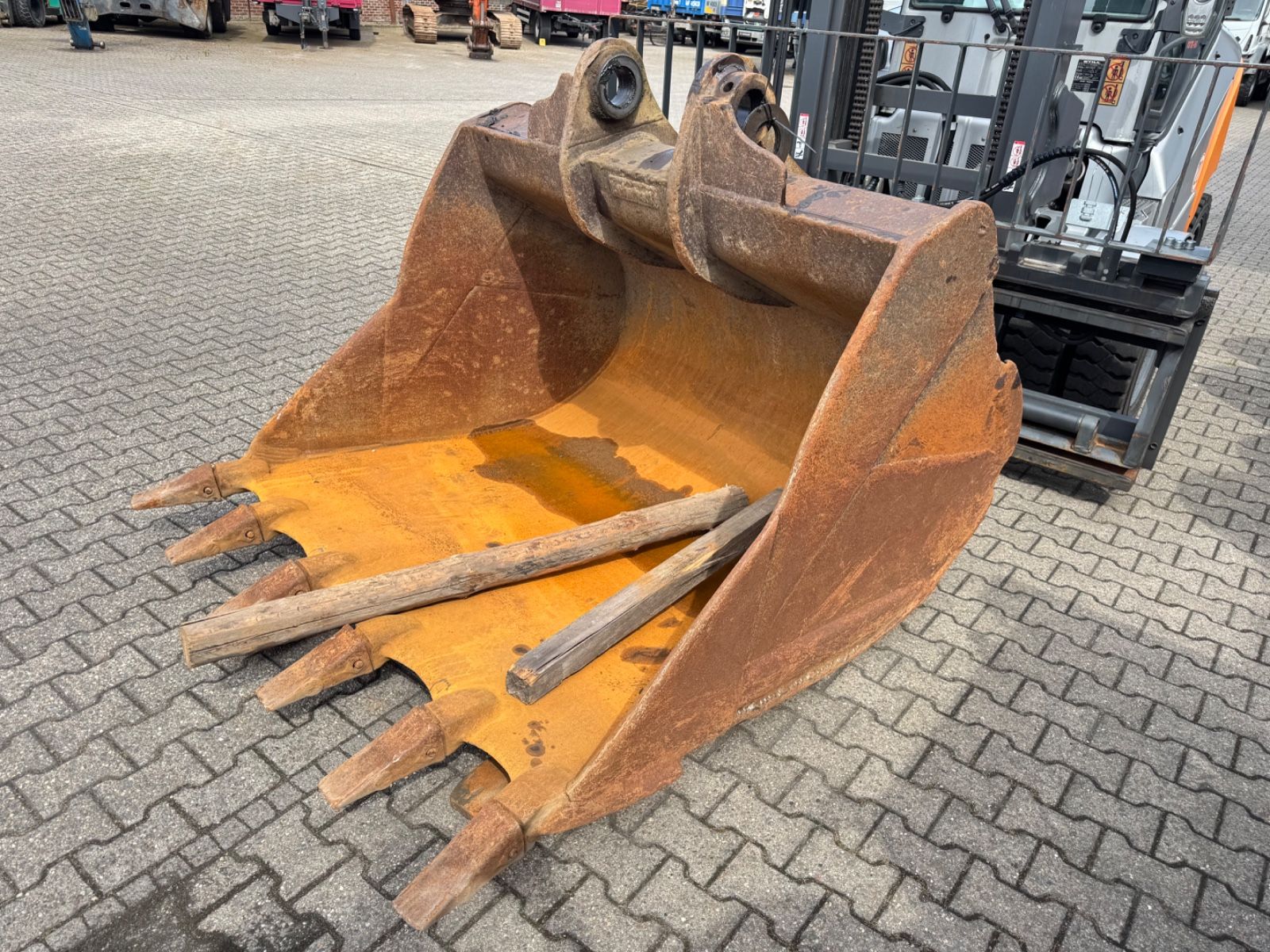 Fahrzeugabbildung Komatsu PC 300 NLC-5K