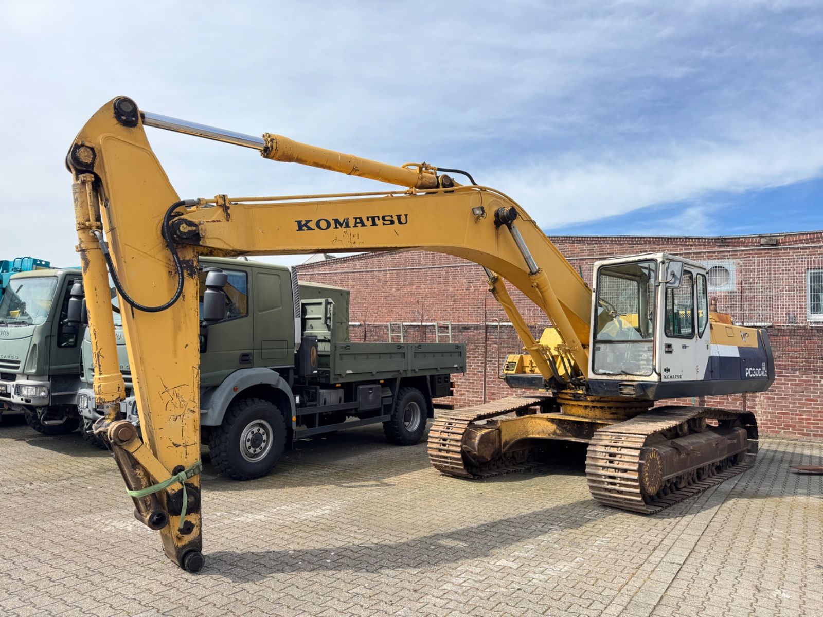 Fahrzeugabbildung Komatsu PC 300 NLC-5K