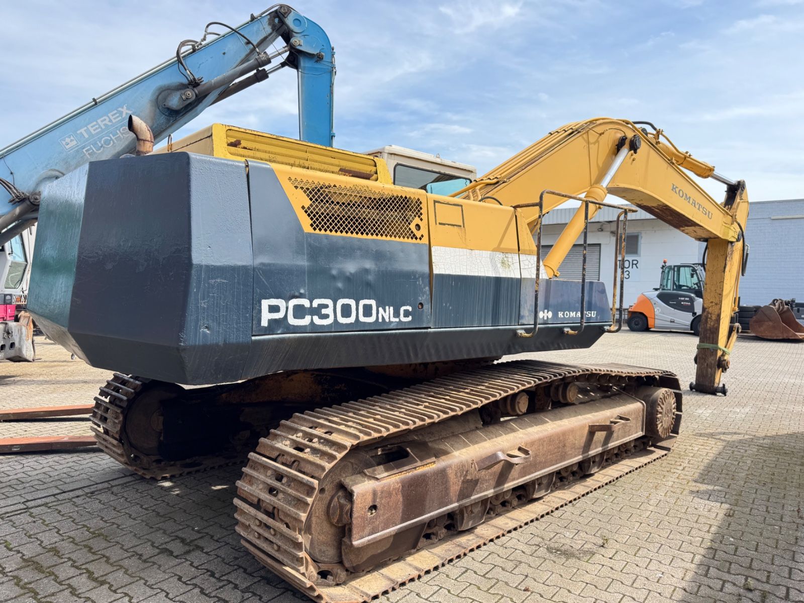 Fahrzeugabbildung Komatsu PC 300 NLC-5K