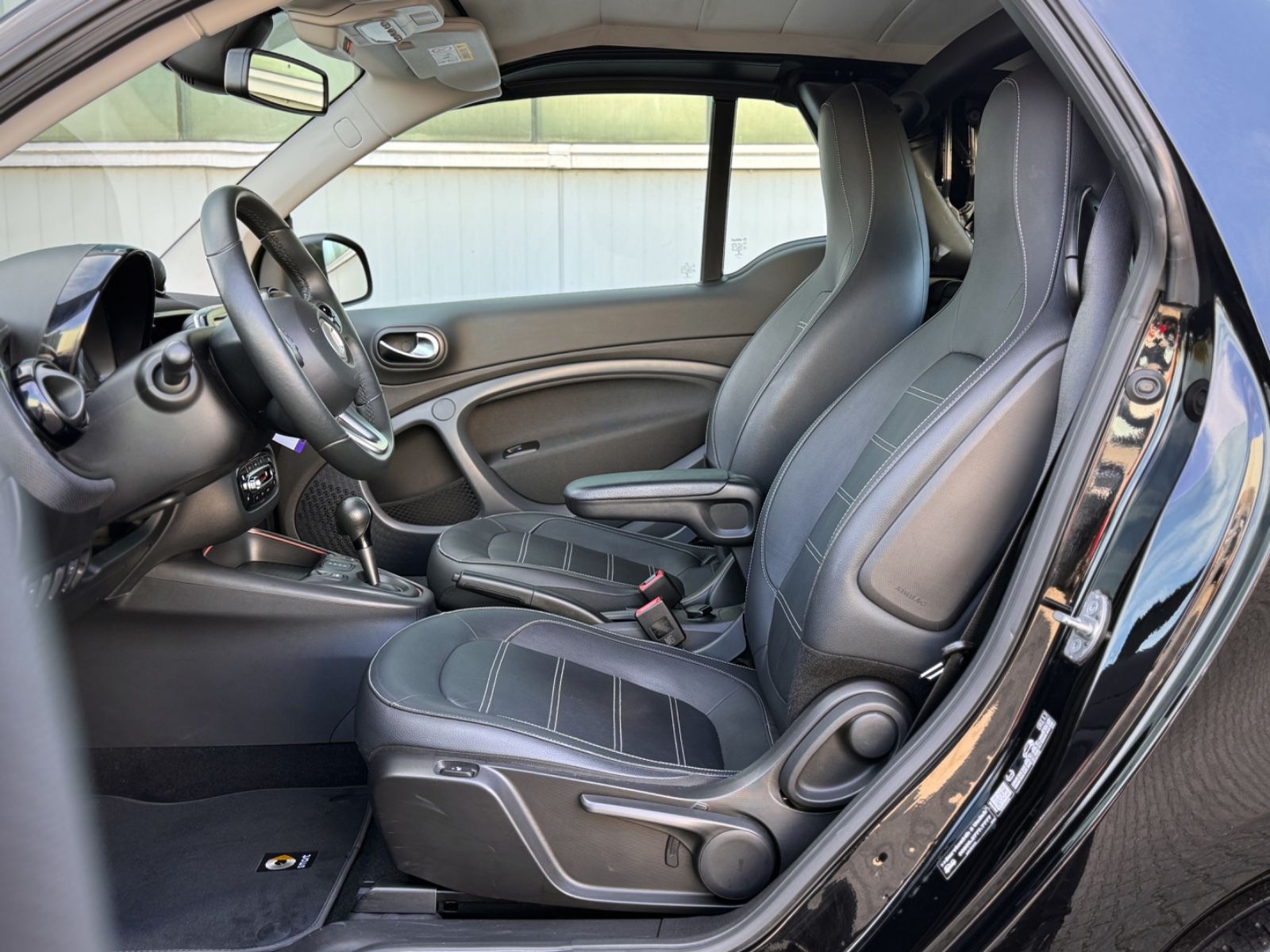 Fahrzeugabbildung Smart ForTwo Cabrio EQ Prime *CAM|LED|CARPLAY*
