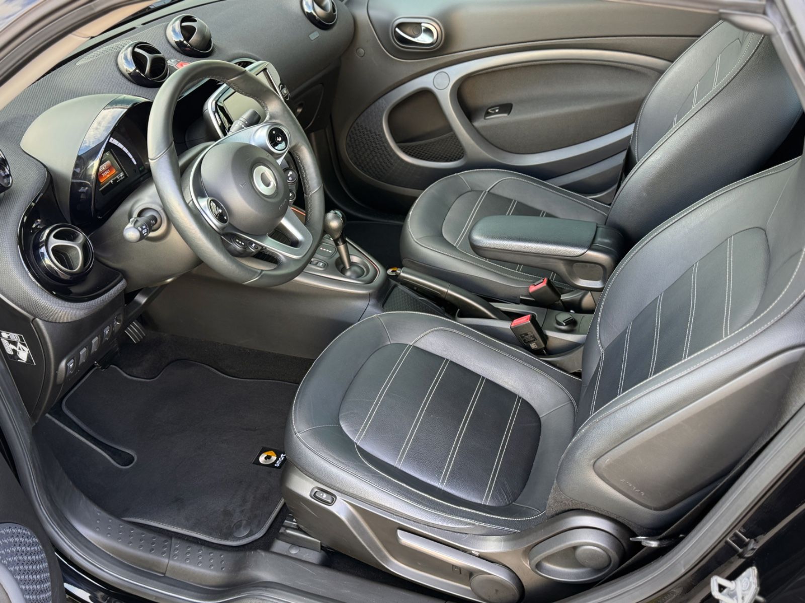 Fahrzeugabbildung Smart ForTwo Cabrio EQ Prime *CAM|LED|CARPLAY*