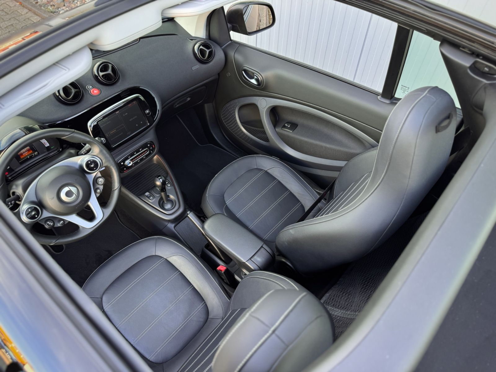 Fahrzeugabbildung Smart ForTwo Cabrio EQ Prime *CAM|LED|CARPLAY*