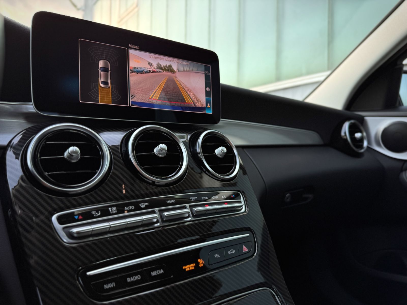 Fahrzeugabbildung Mercedes-Benz C 180 CGI Avantgarde *NAVI|CAM|SCHECKHEFT*