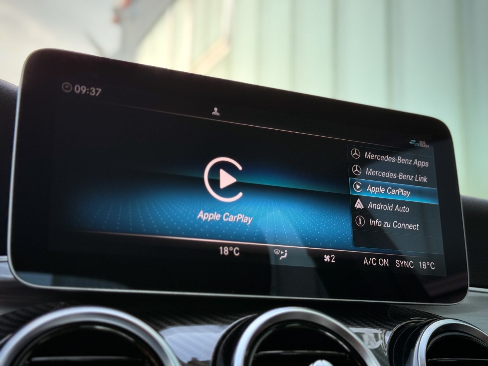 Fahrzeugabbildung Mercedes-Benz C 180 CGI Avantgarde *NAVI|CAM|SCHECKHEFT*