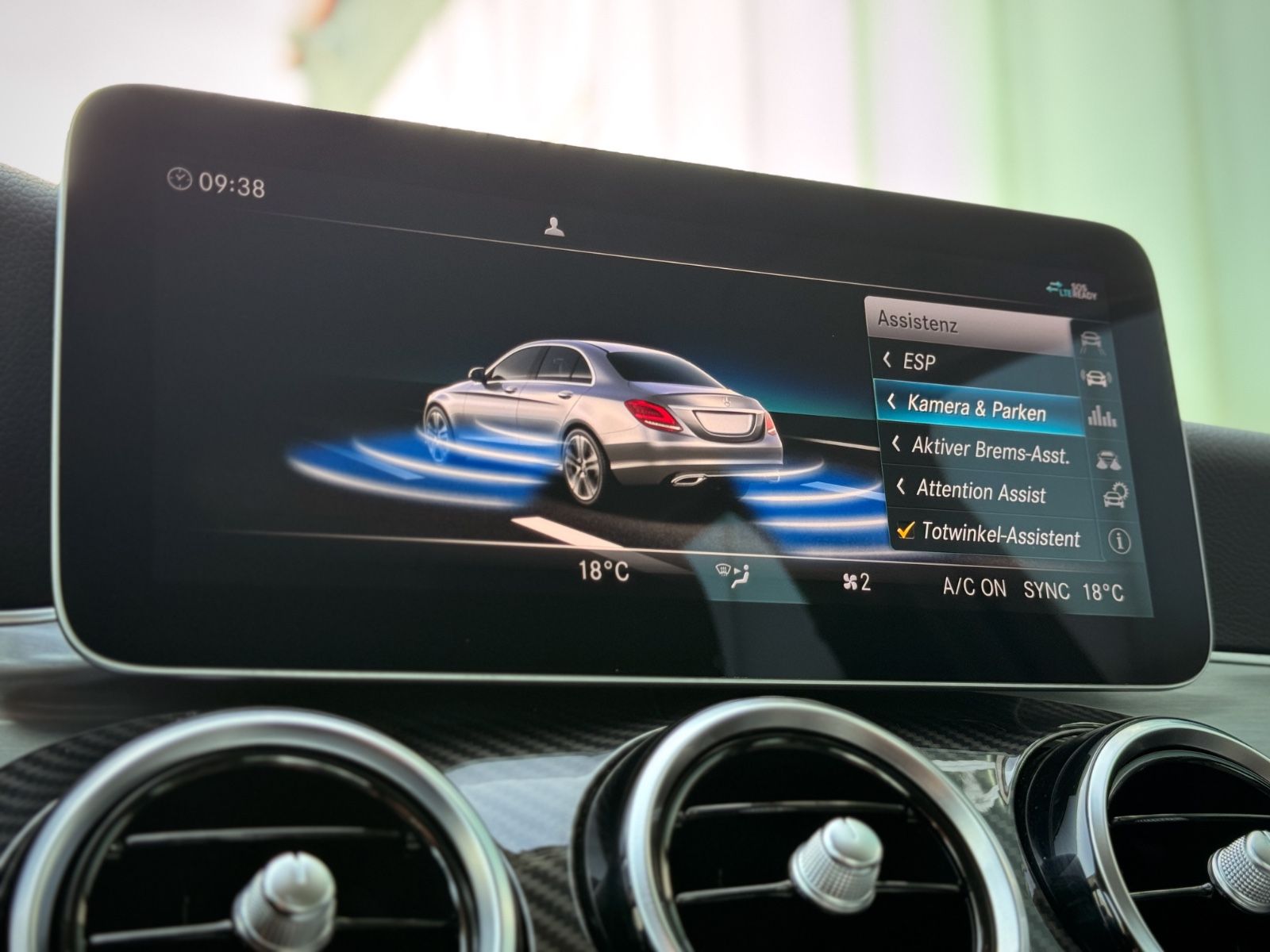 Fahrzeugabbildung Mercedes-Benz C 180 CGI Avantgarde *NAVI|CAM|SCHECKHEFT*