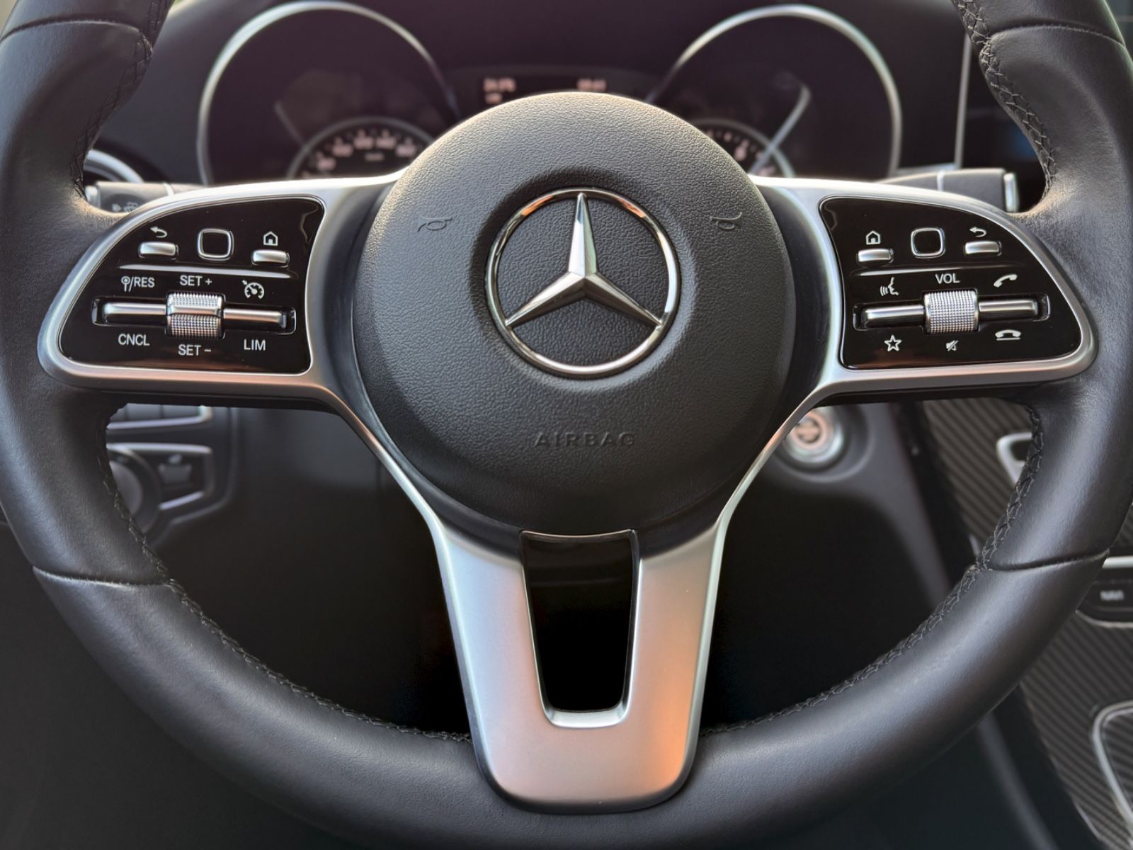 Fahrzeugabbildung Mercedes-Benz C 180 CGI Avantgarde *NAVI|CAM|SCHECKHEFT*