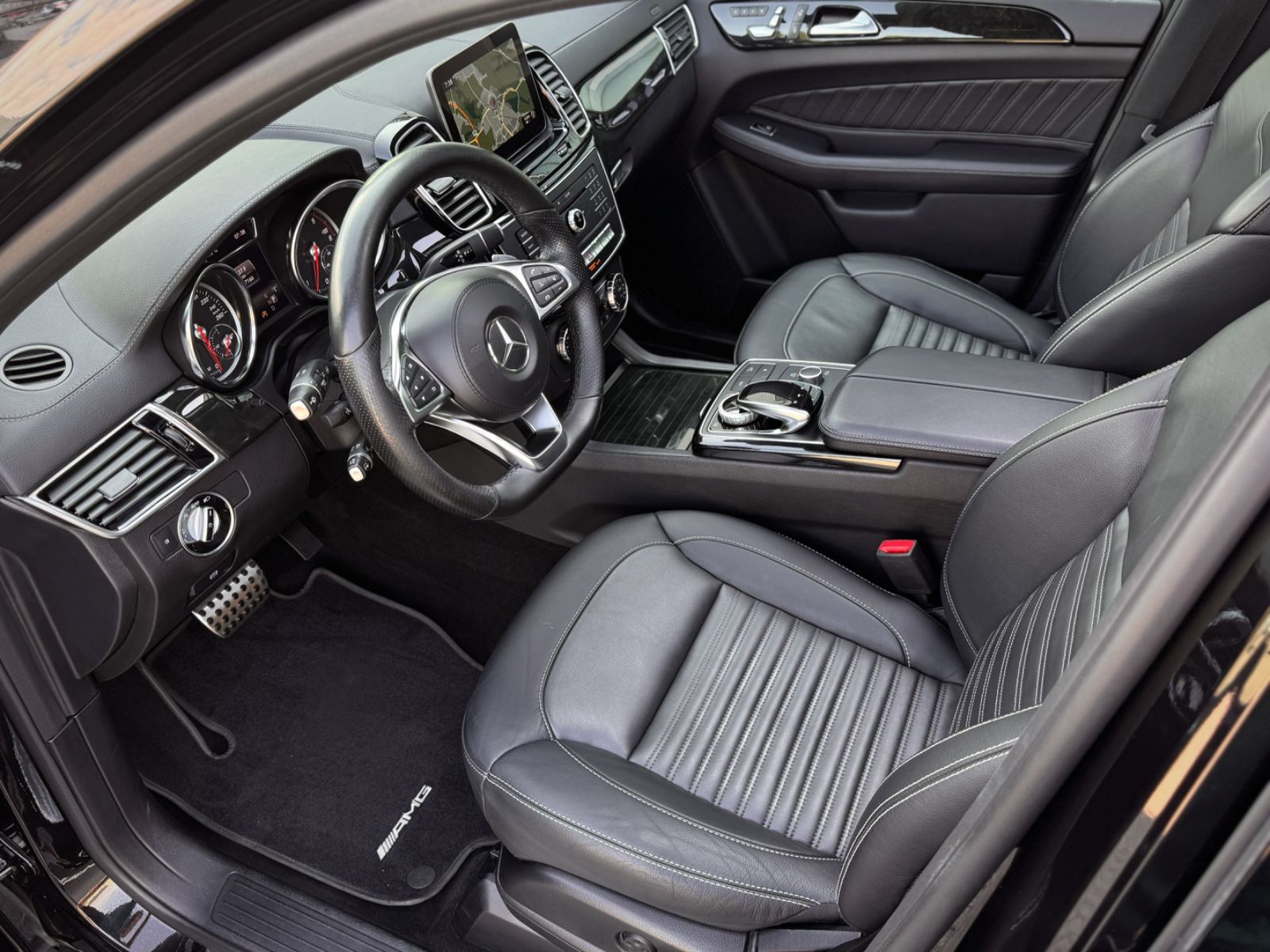 Fahrzeugabbildung Mercedes-Benz GLS 350d 4Matic AMG-Line *PANORAMA|AHK|7-SITZE*
