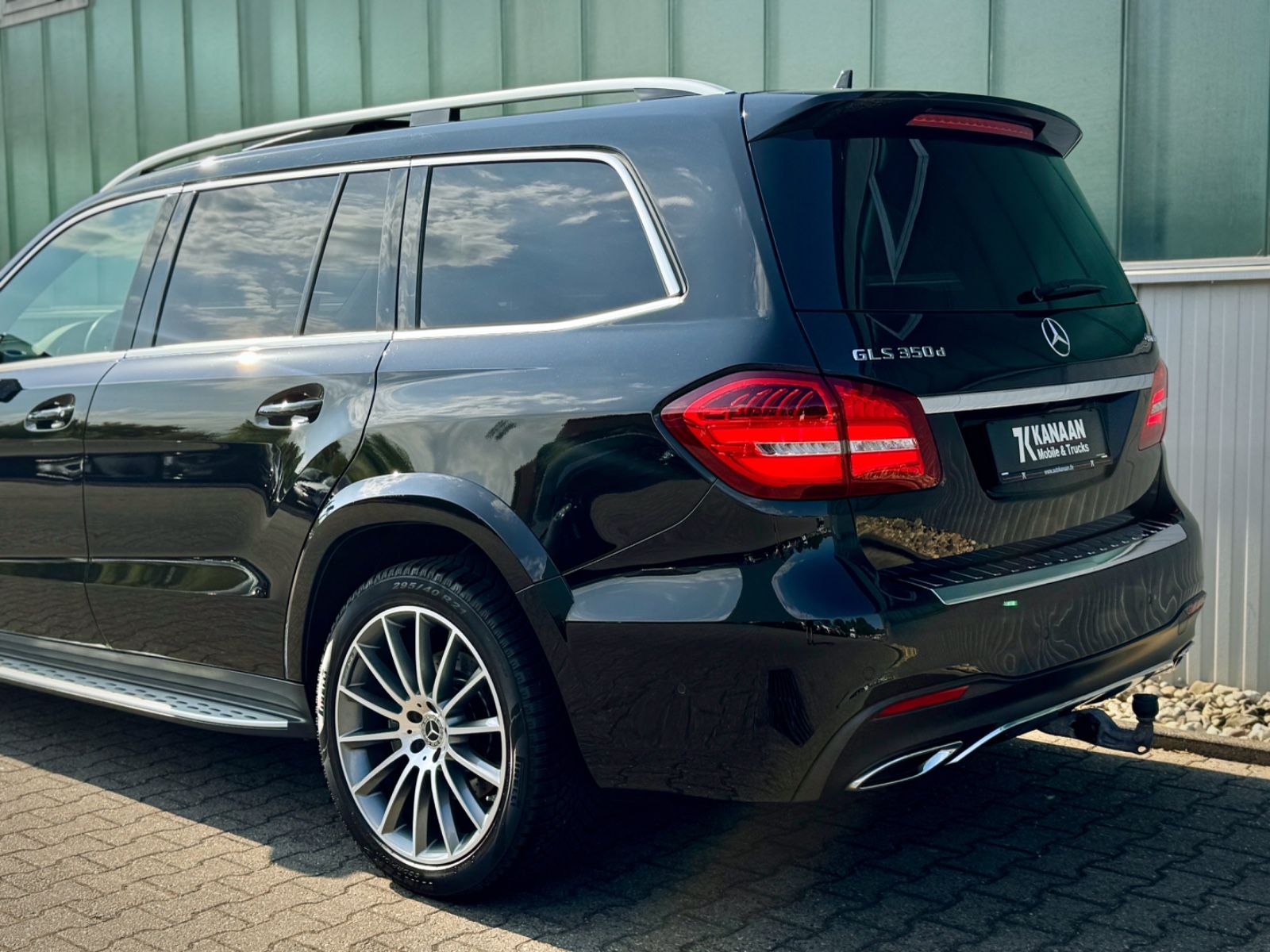 Fahrzeugabbildung Mercedes-Benz GLS 350d 4Matic AMG-Line *PANORAMA|AHK|7-SITZE*